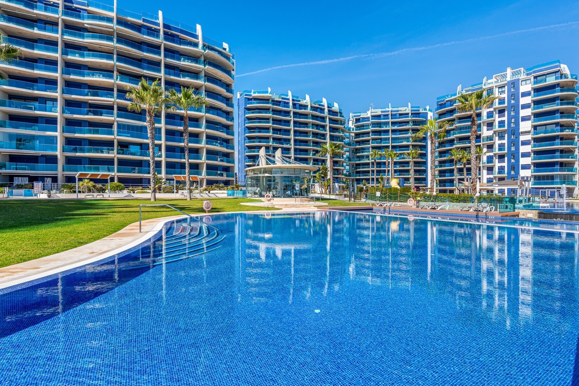 Resale - Apartment / flat - Torrevieja - Punta Prima