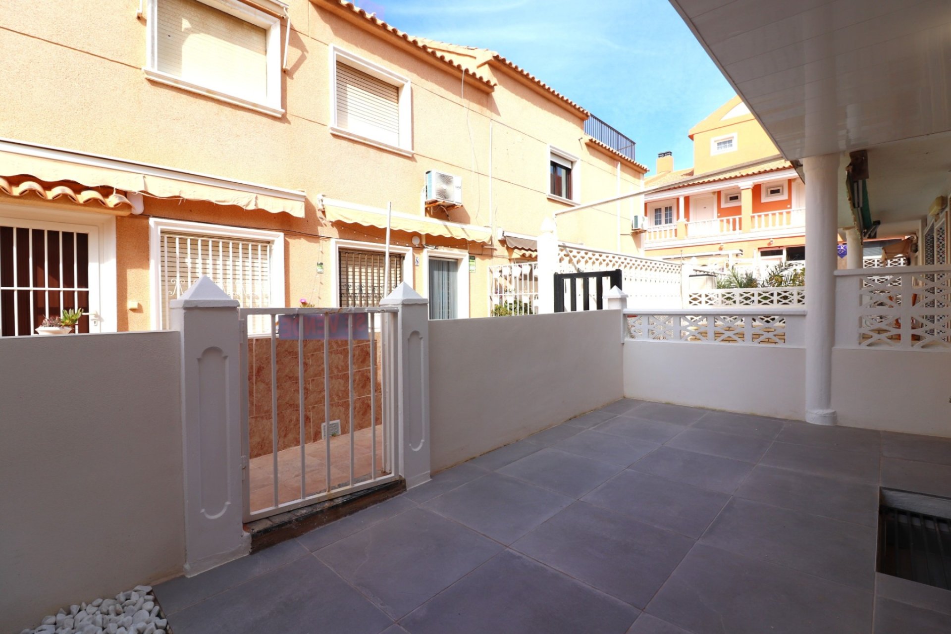 Resale - Apartment / flat - Torrevieja - Torre La Mata