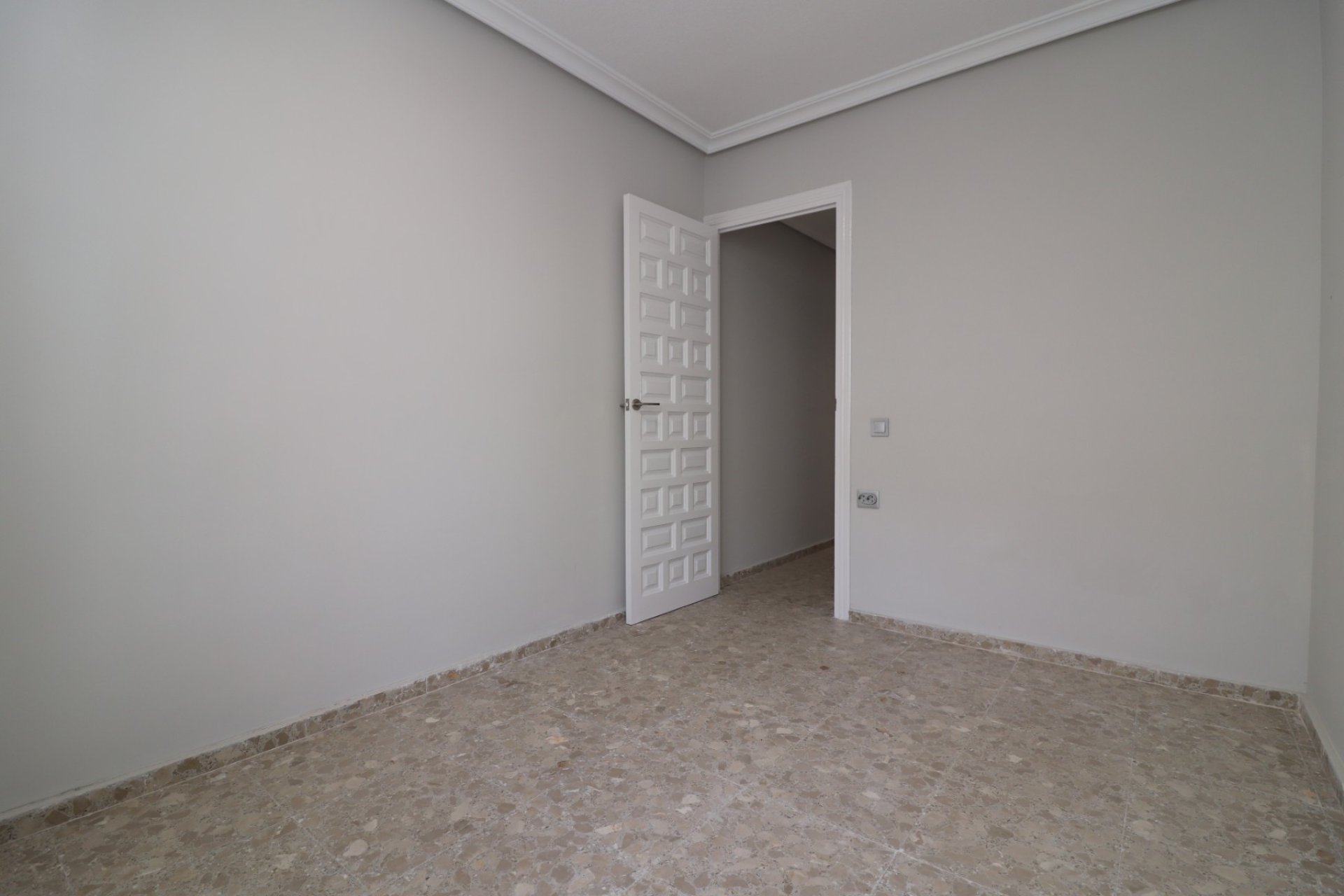 Resale - Apartment / flat - Torrevieja - Torre La Mata