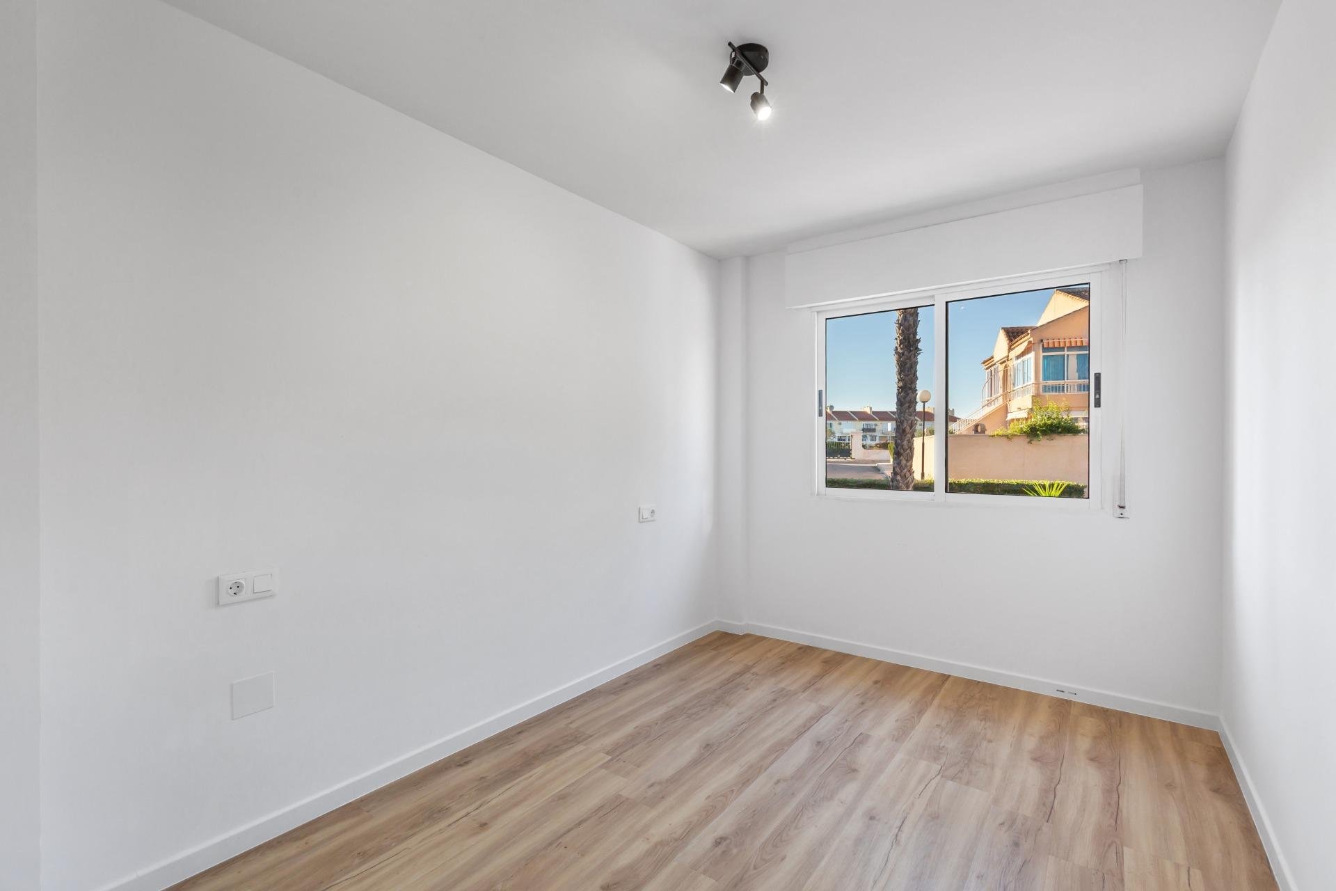 Resale - Apartment / flat - Torrevieja - Torreblanca