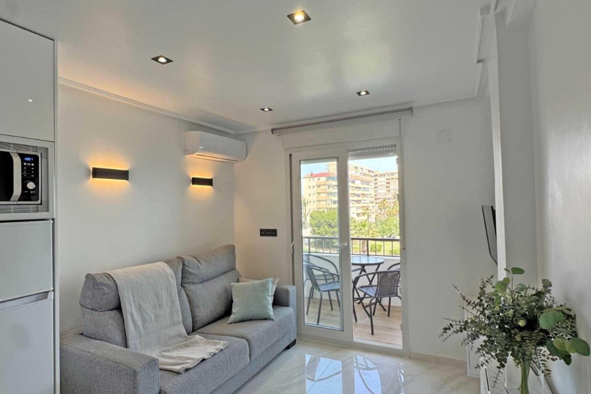 Resale - Apartment / flat - Torrevieja - Torrelamata - La Mata