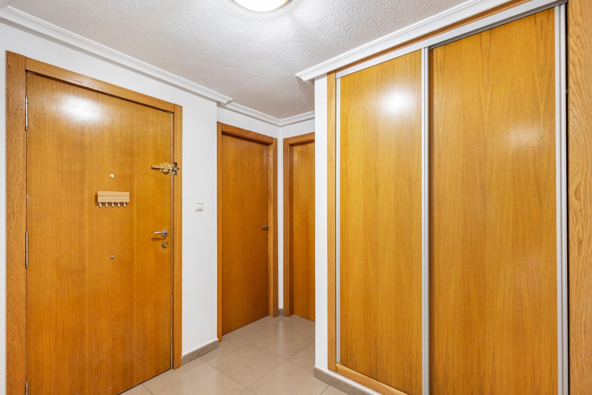 Resale - Apartment / flat - Torrevieja - torrevieja