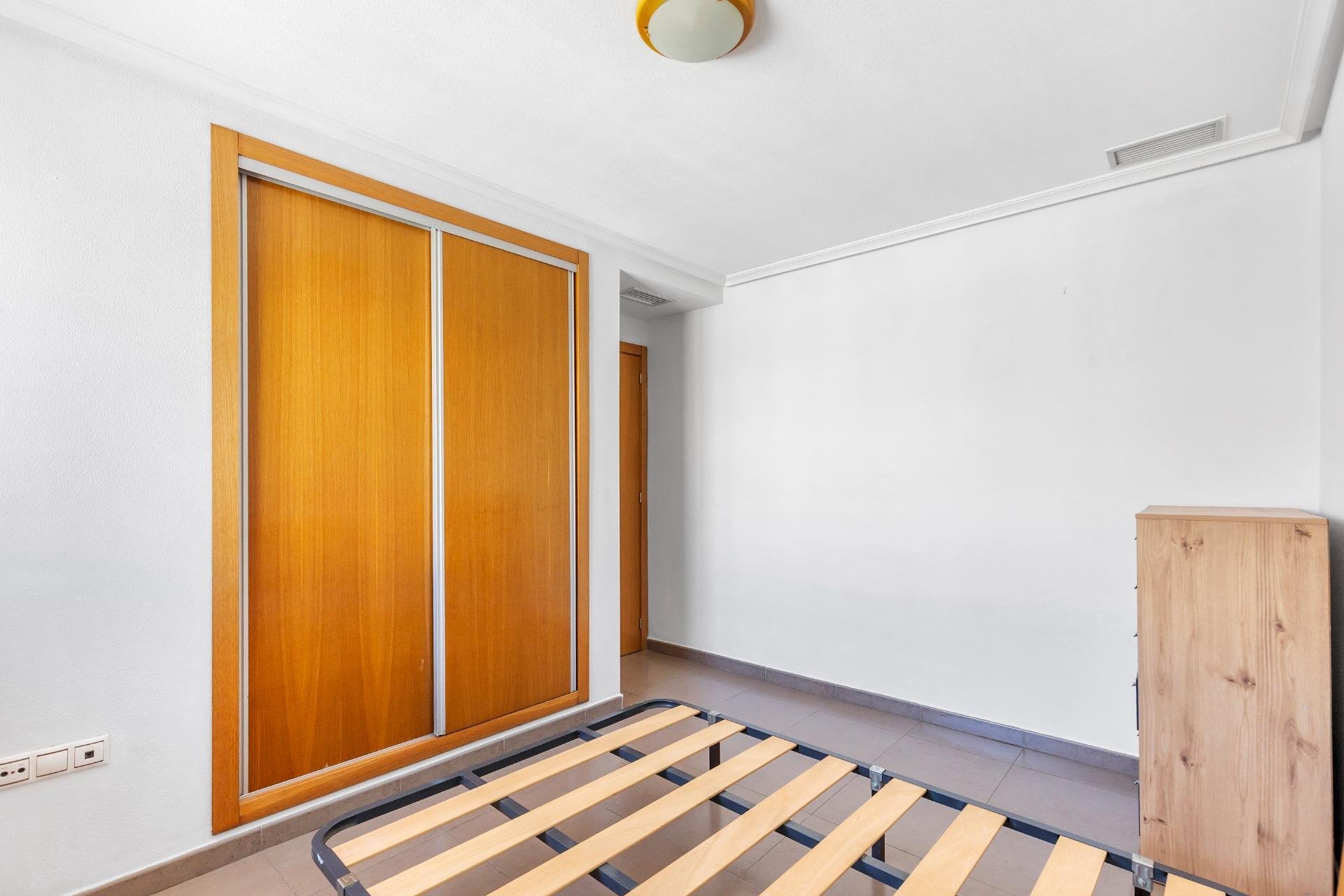 Resale - Apartment / flat - Torrevieja - torrevieja