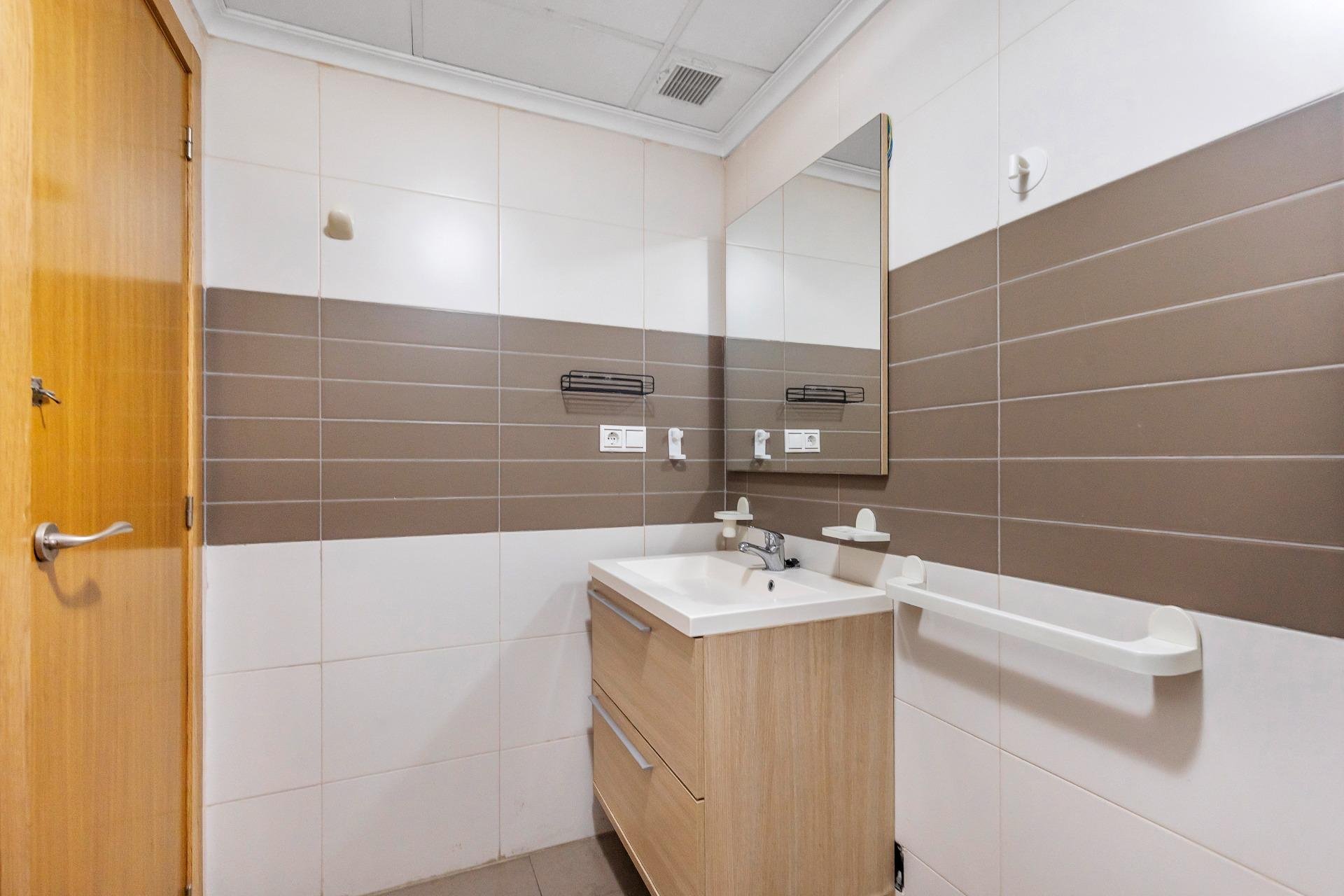 Resale - Apartment / flat - Torrevieja - torrevieja