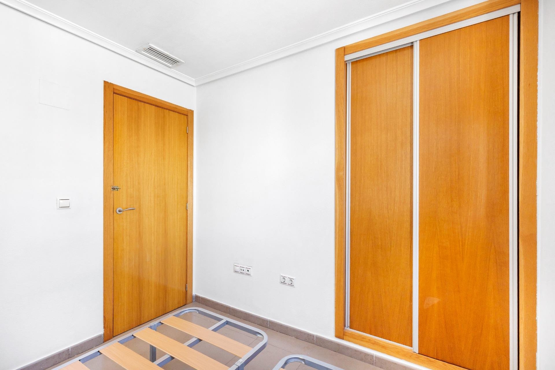 Resale - Apartment / flat - Torrevieja - torrevieja