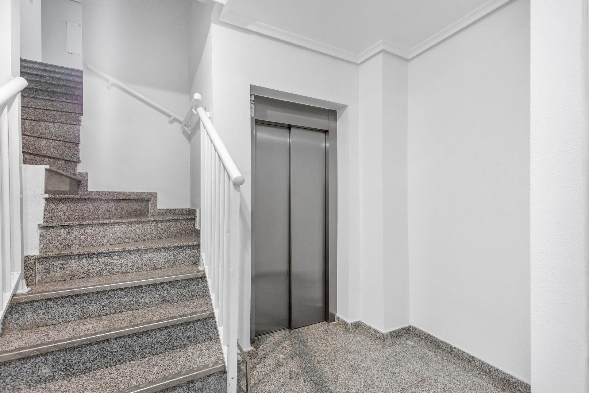 Resale - Apartment / flat - Torrevieja - torrevieja