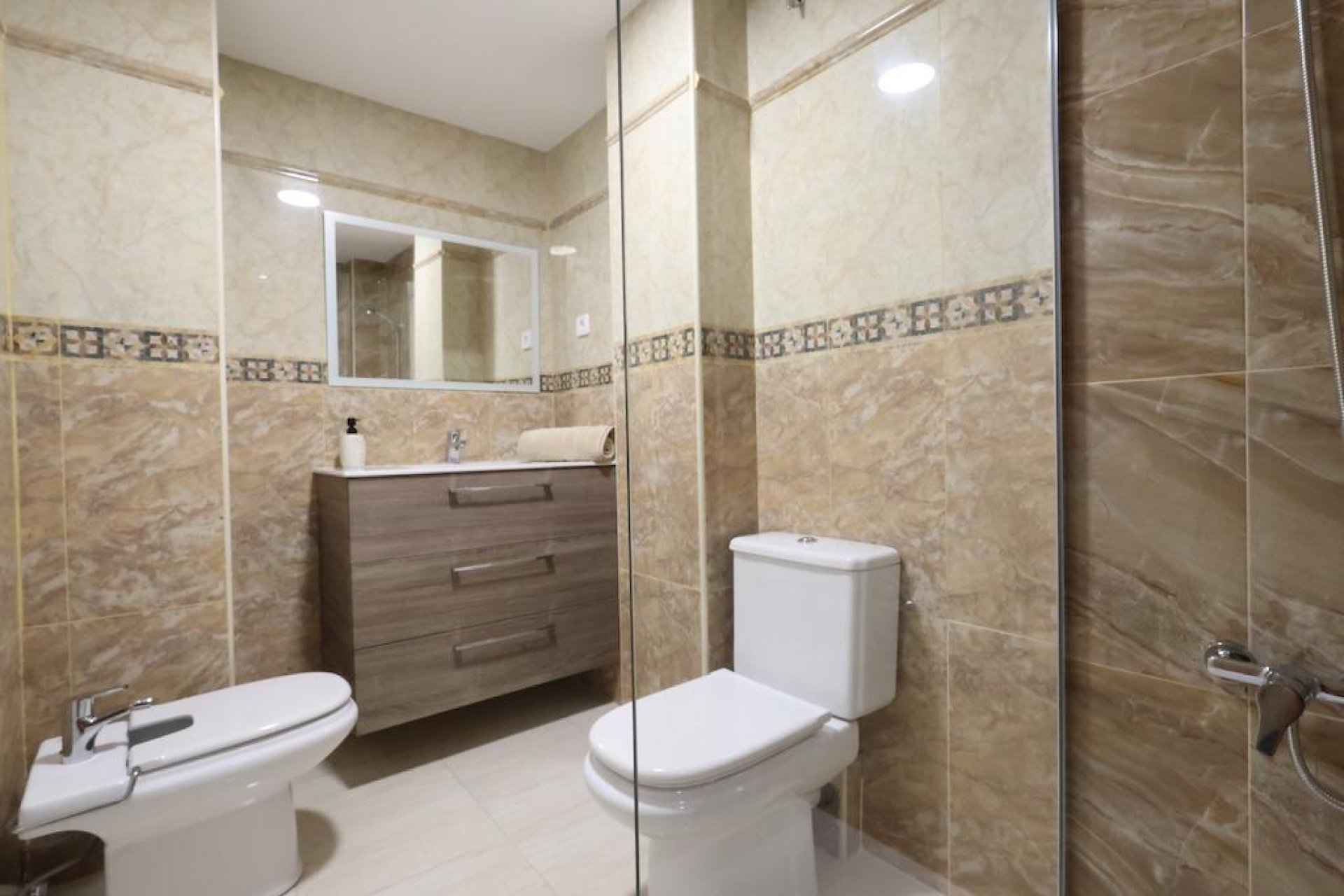 Resale - Apartment / flat - Torrevieja - torrevieja
