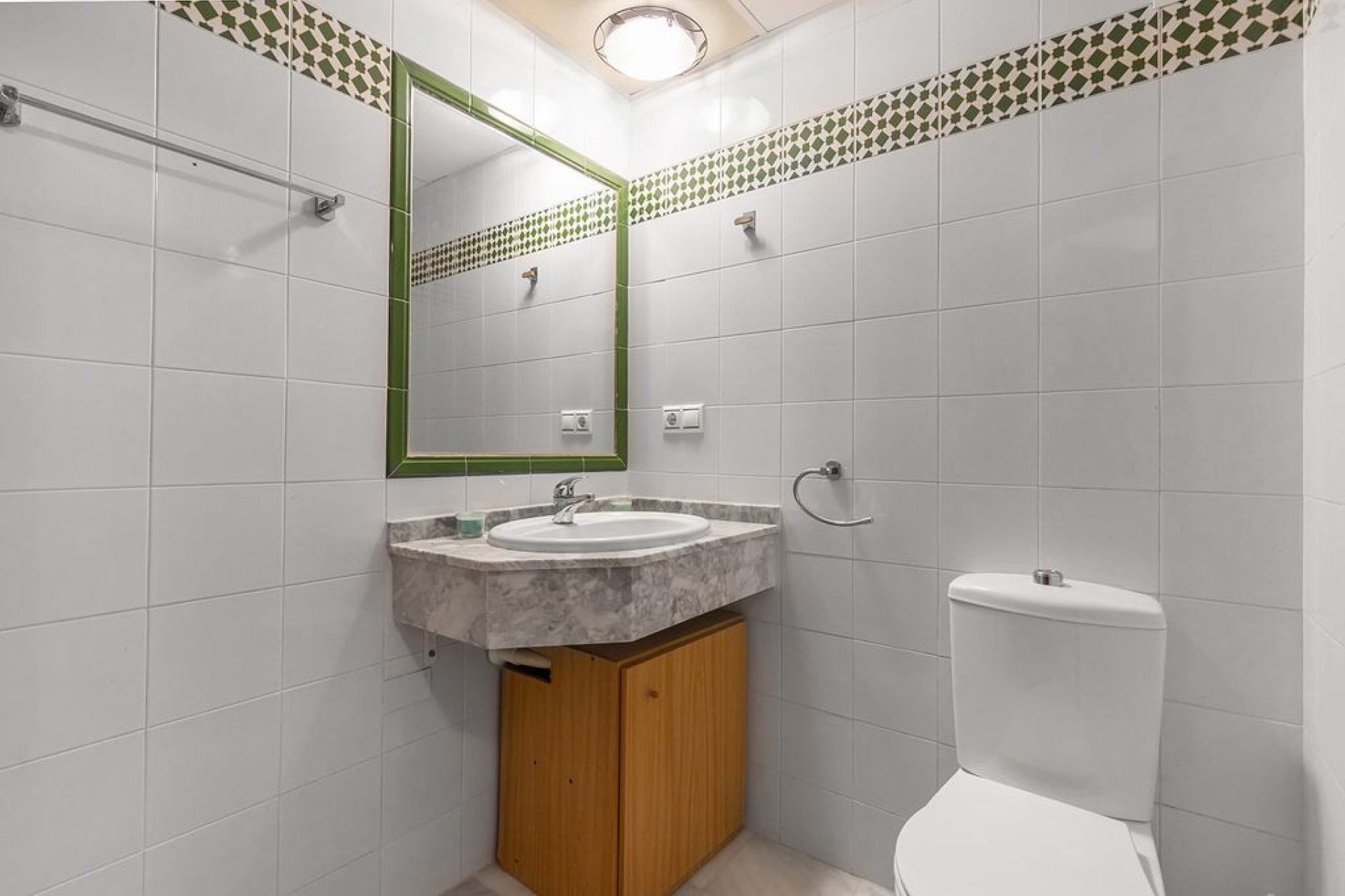 Resale - Apartment / flat - Torrevieja - Urb. Rosaleda