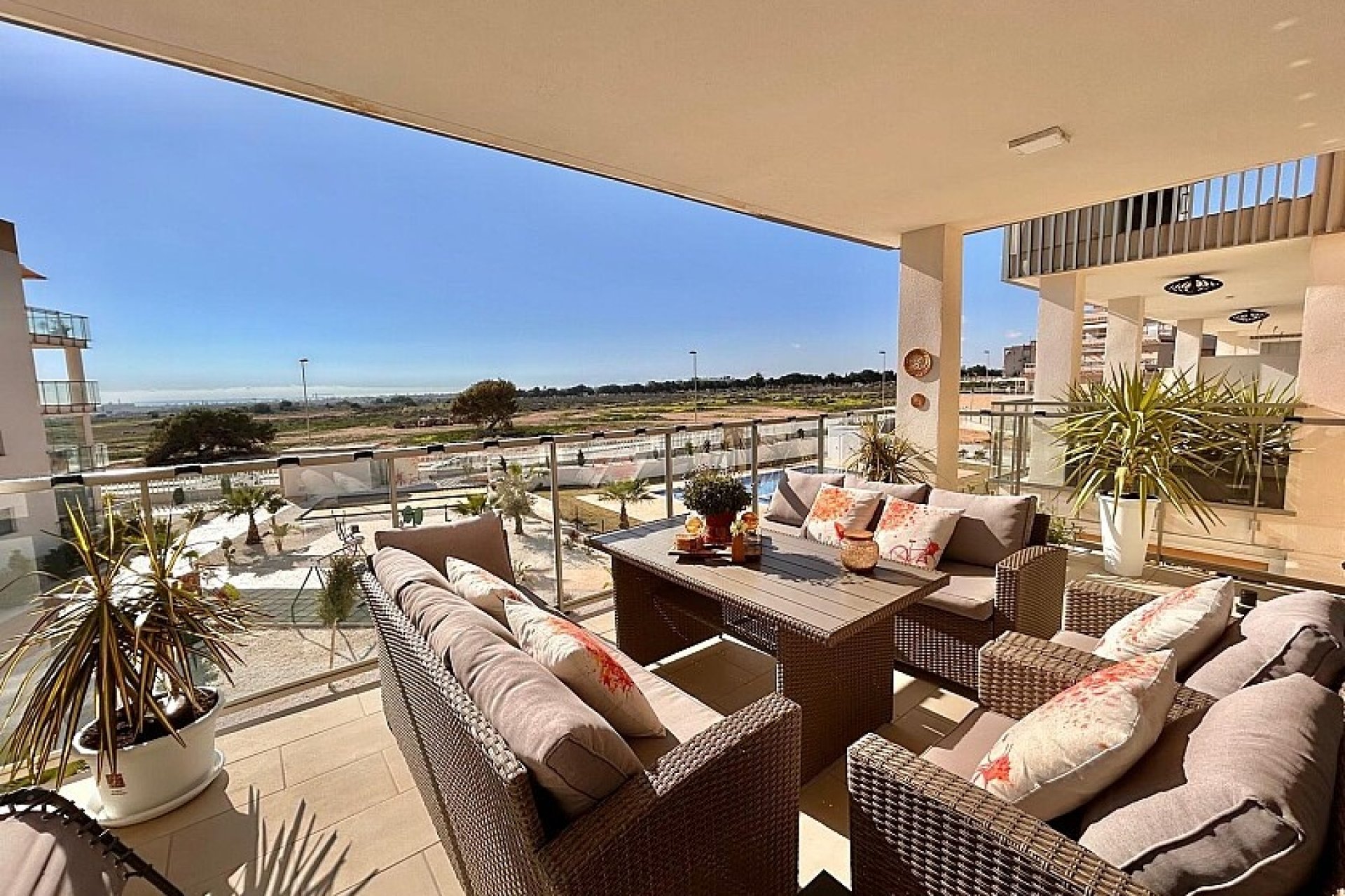 Resale - Apartment / flat - Villamartin