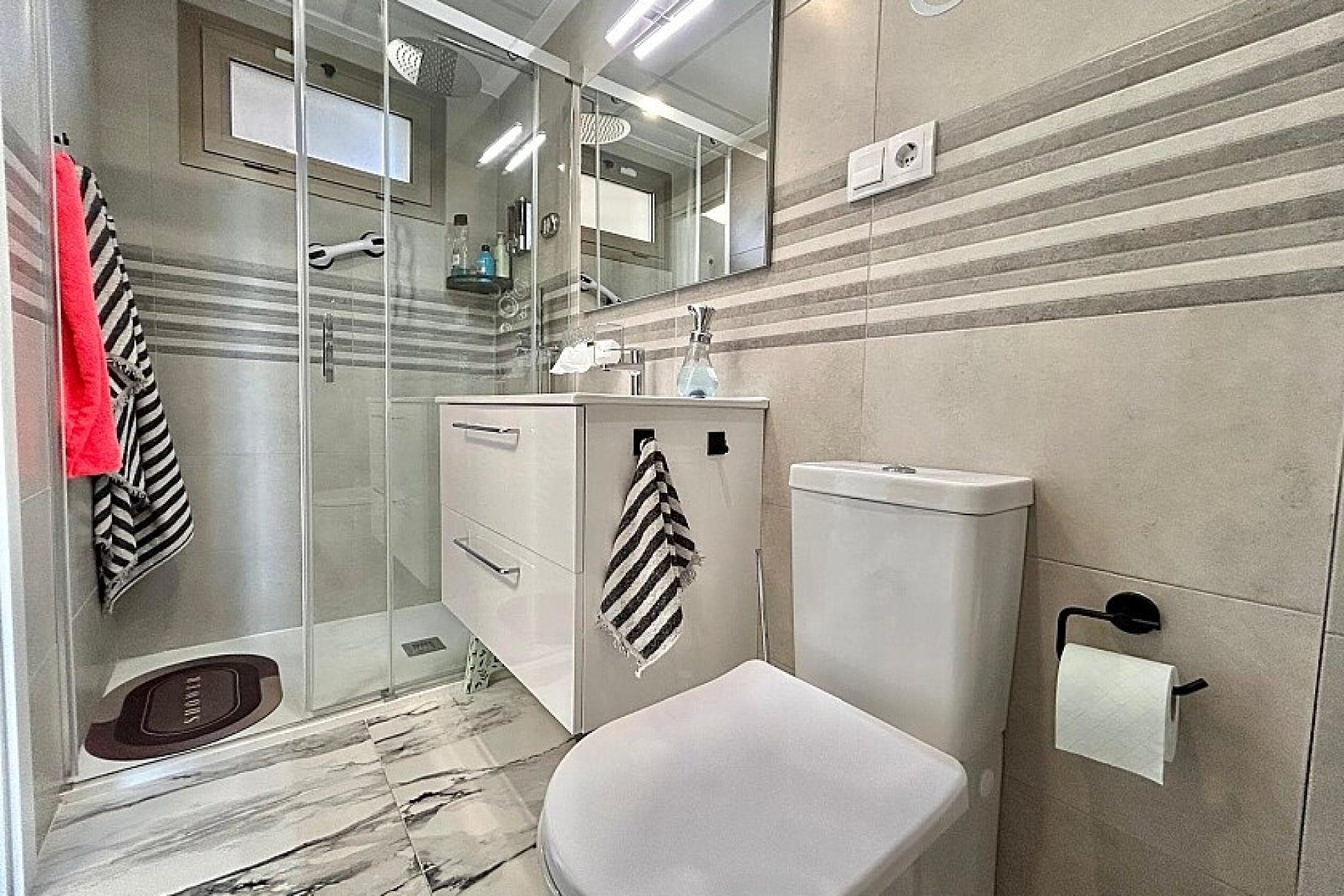 Resale - Apartment / flat - Villamartin