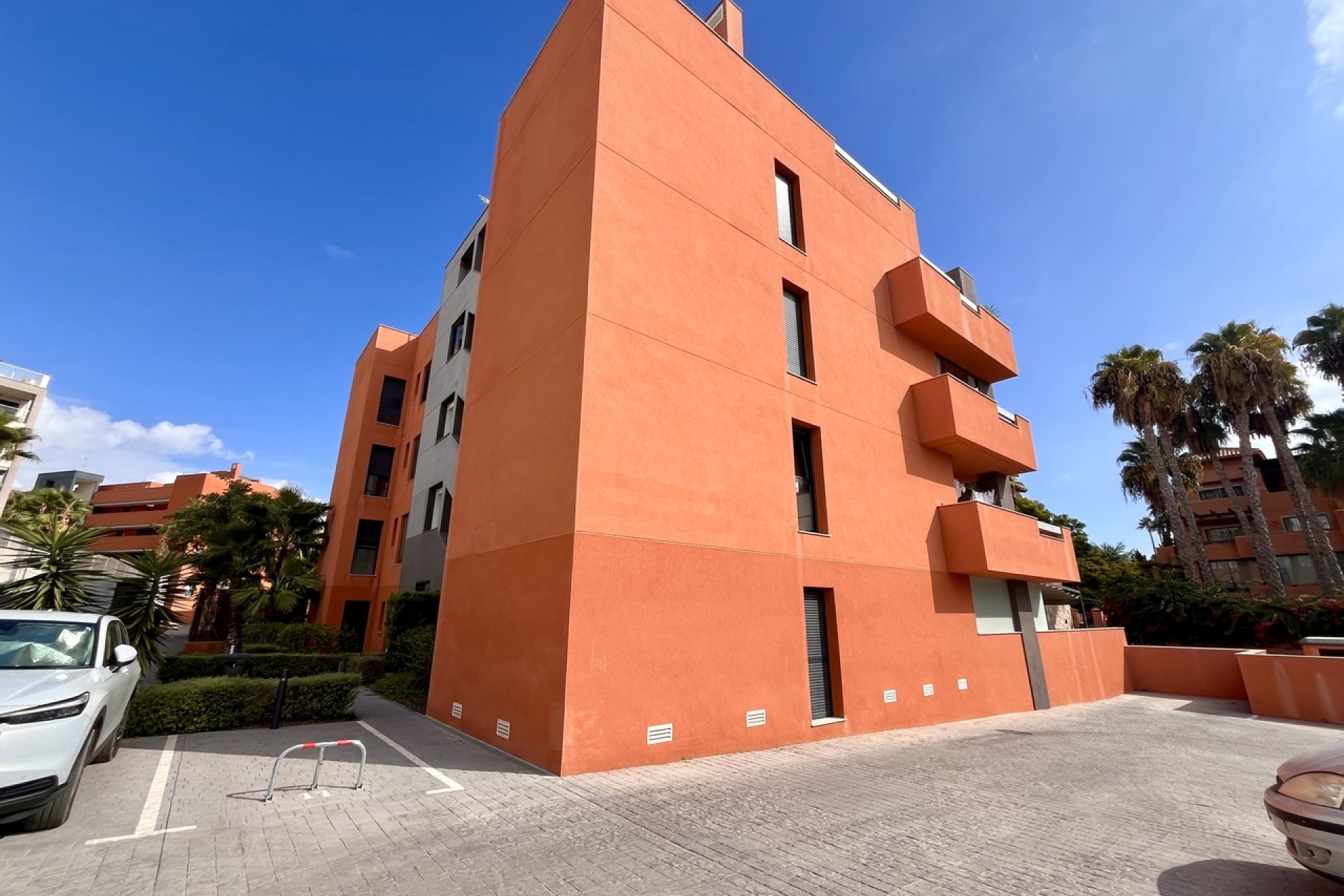 Resale - Apartment / flat - Villamartin