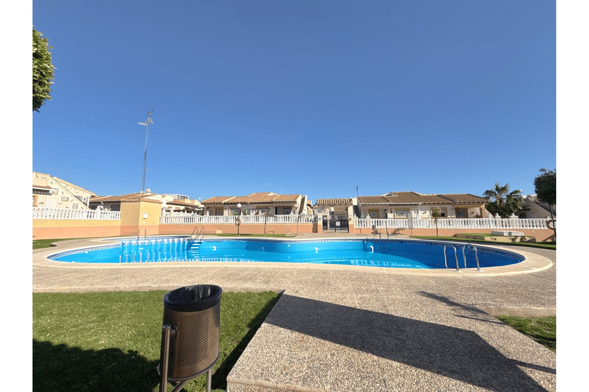 Resale - Bungalow - Cabo Roig