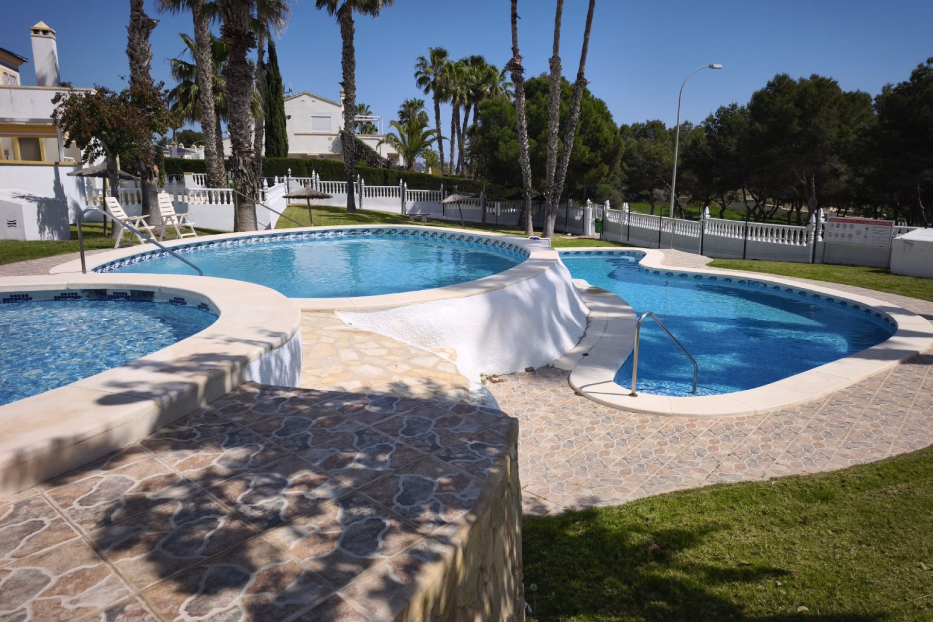 Resale - Bungalow - Orihuela Costa - Los Dolses