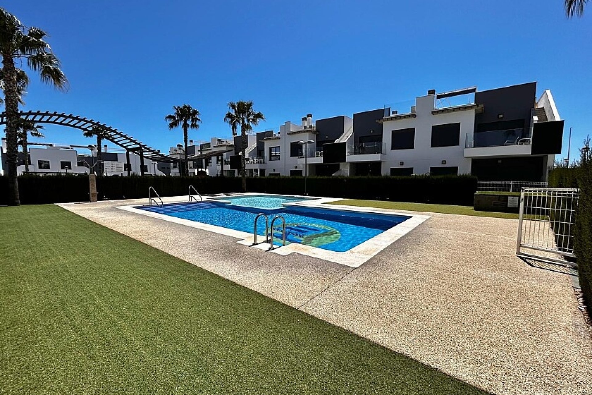 Resale - Bungalow - Pilar de la Horadada