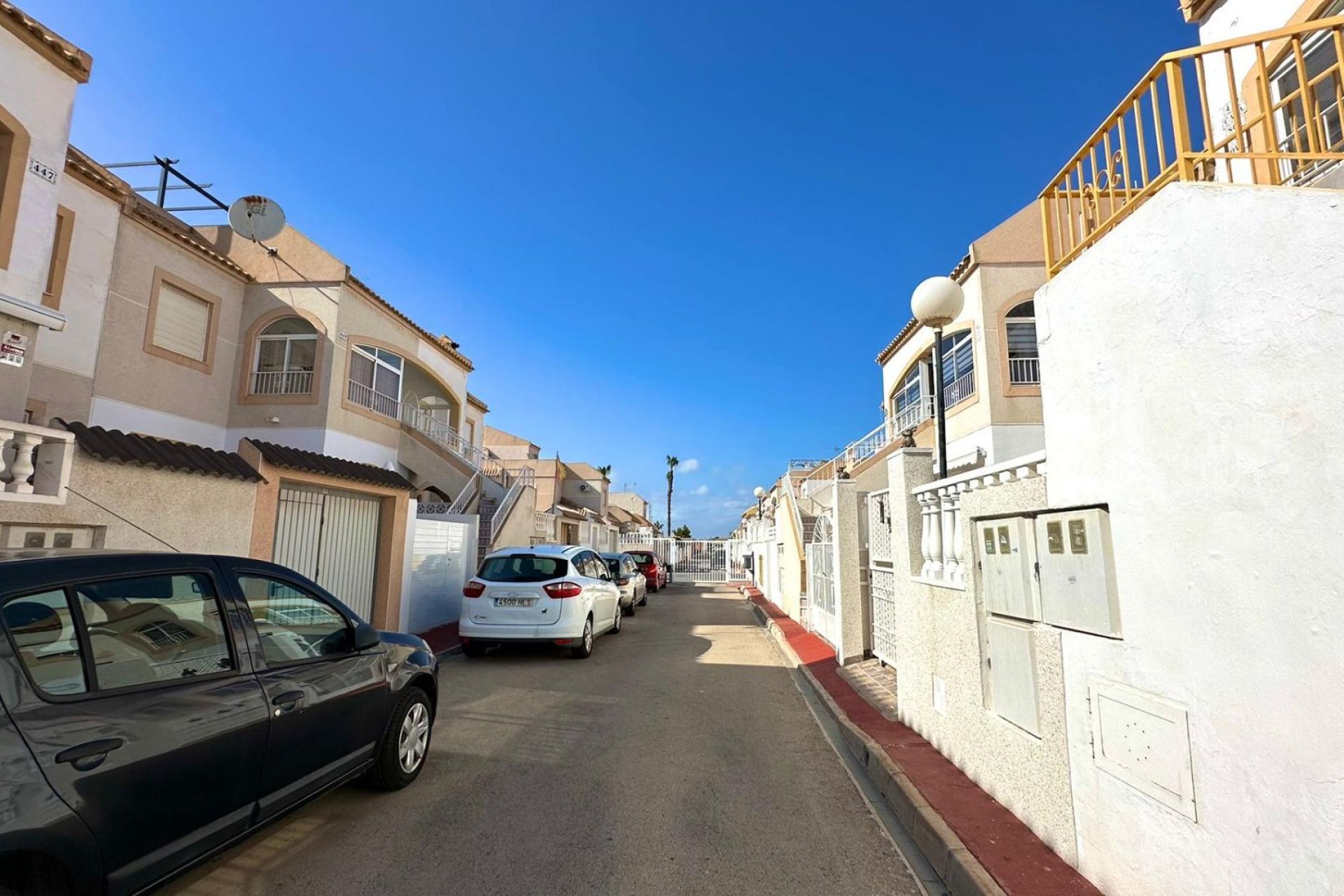 Resale - Bungalow - Torrevieja - La Siesta - El Salado -  Torreta