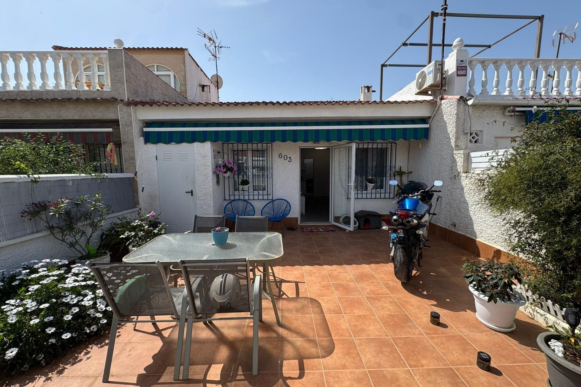 Resale - Bungalow - Torrevieja - La Siesta - El Salado - Torreta