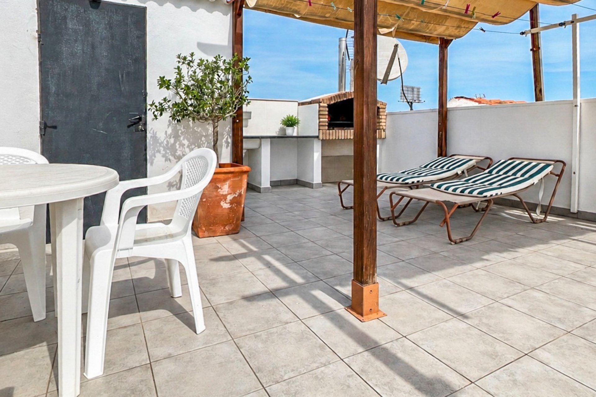 Resale - Bungalow - Torrevieja - La Siesta - El Salado -  Torreta