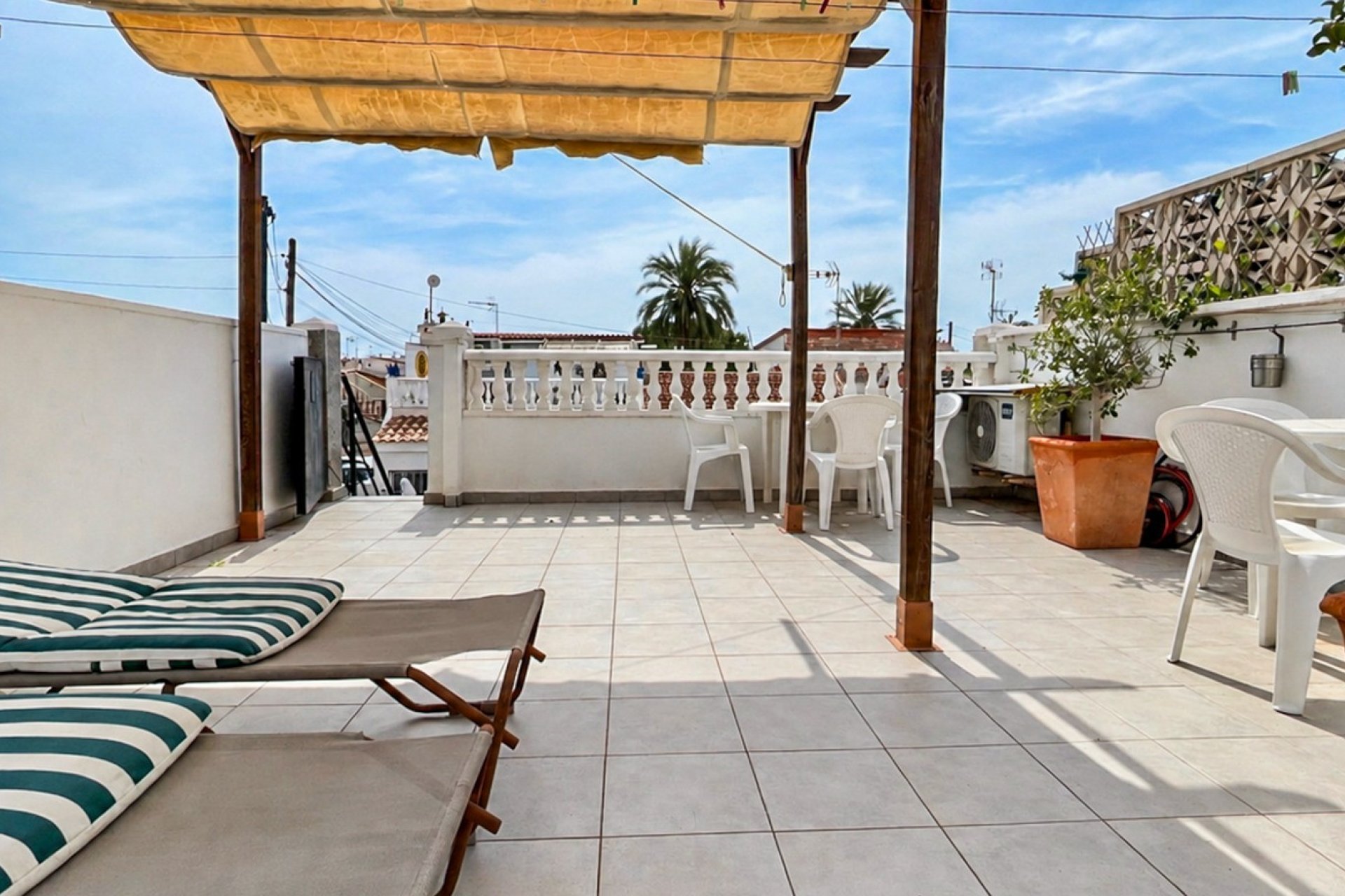 Resale - Bungalow - Torrevieja - La Siesta - El Salado -  Torreta