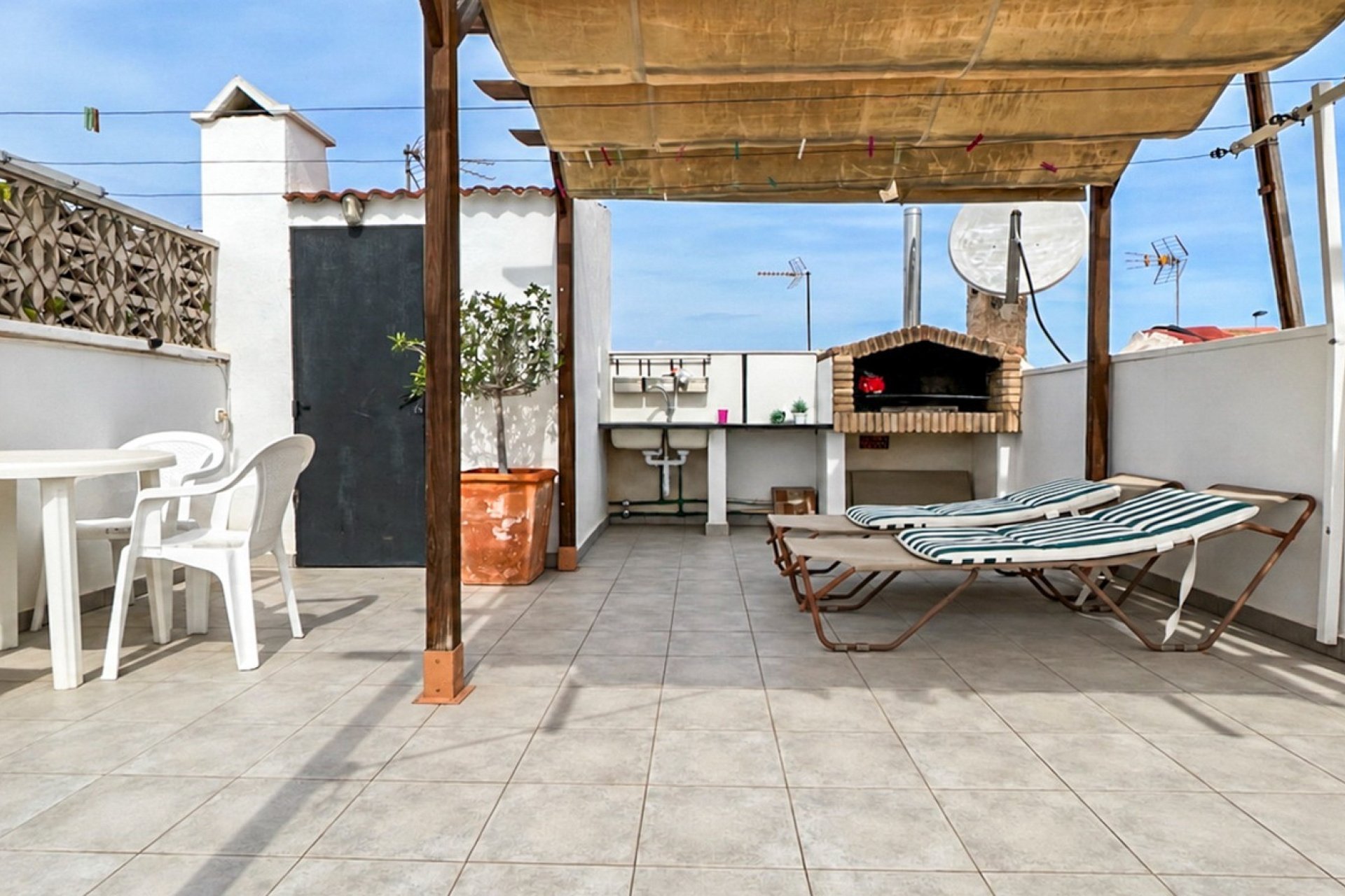 Resale - Bungalow - Torrevieja - La Siesta - El Salado -  Torreta