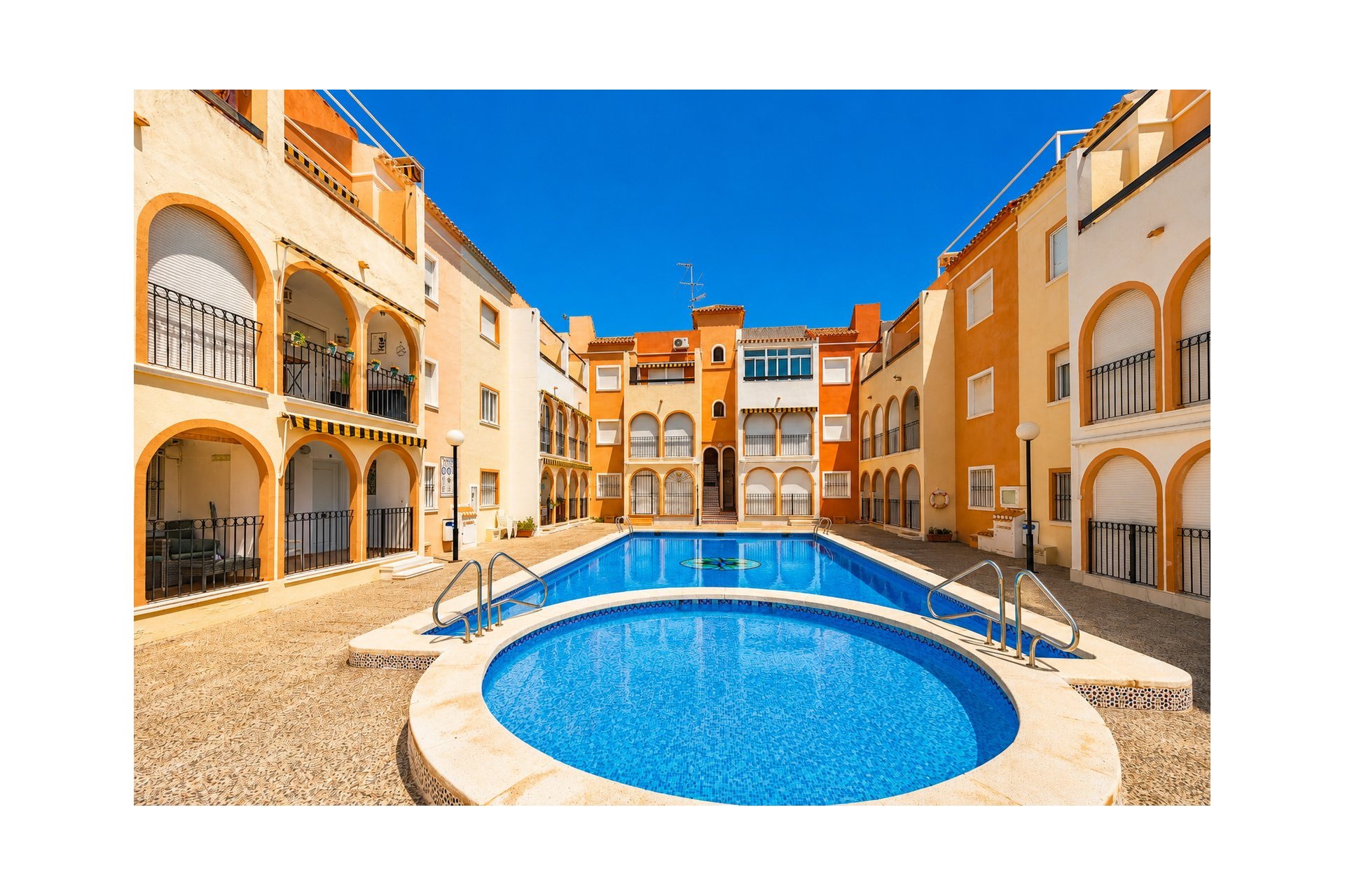 Resale - Bungalow - Torrevieja - playa de los naufragos