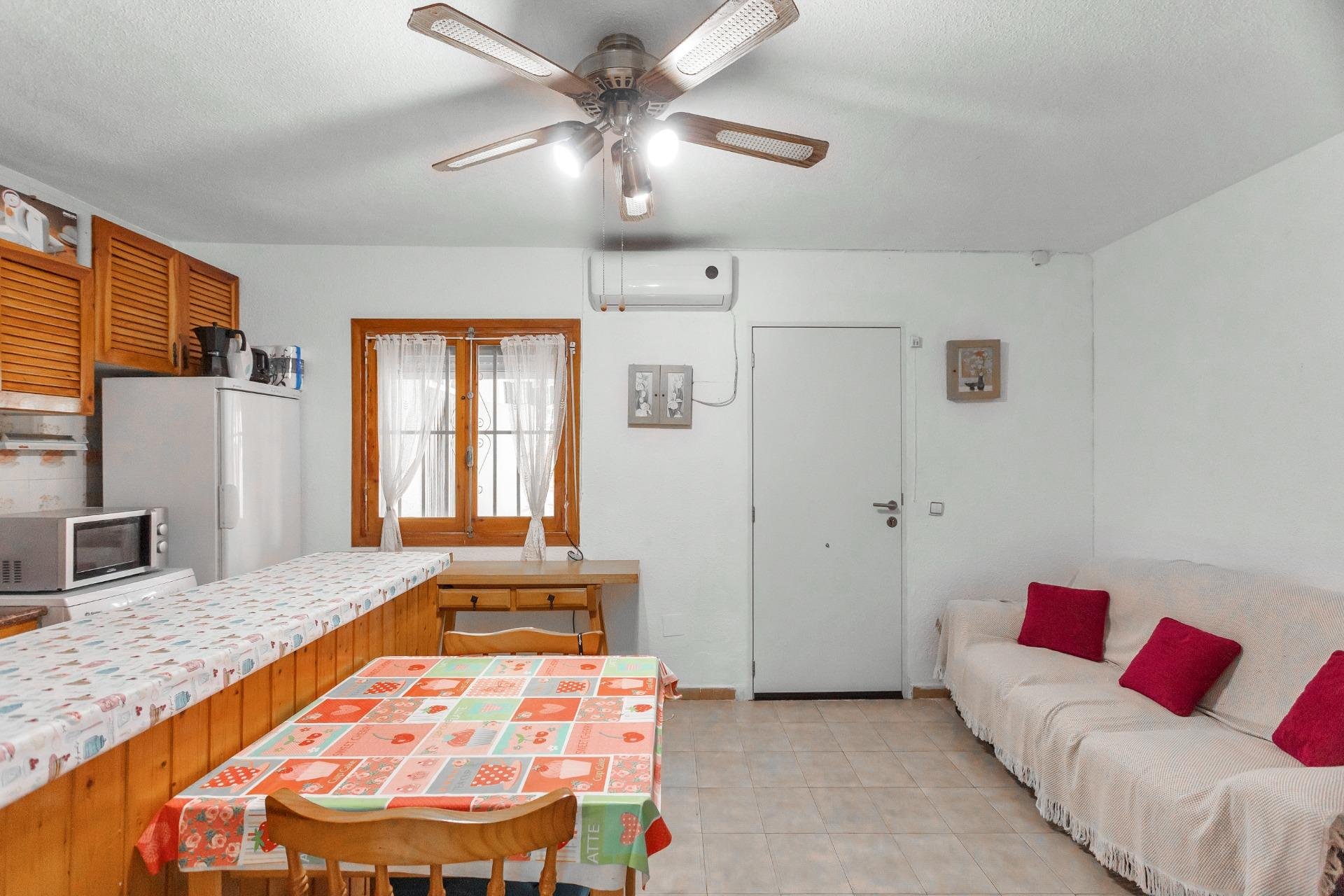 Resale - Bungalow - Torrevieja - Playa de los Naufragos