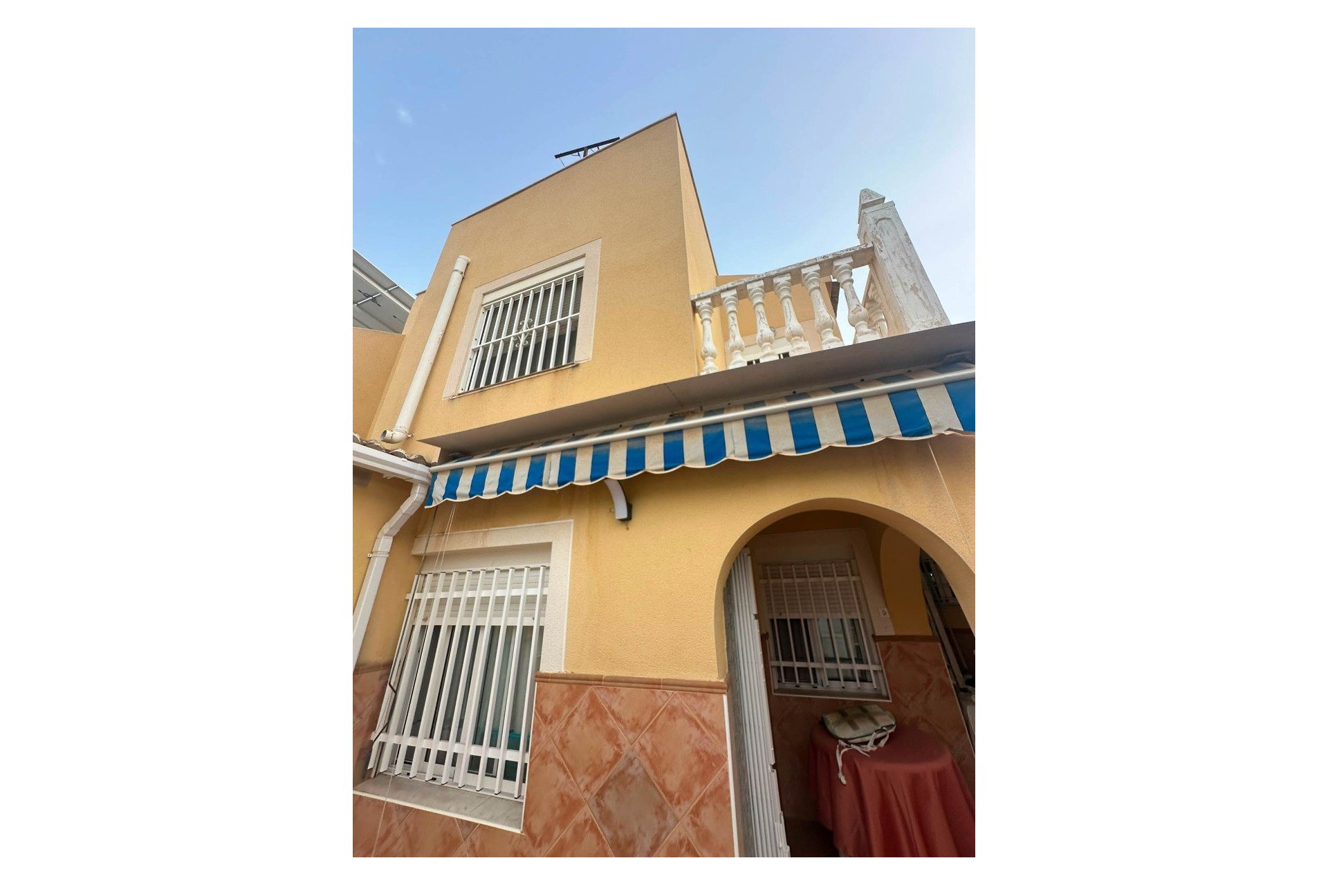 Resale - Bungalow - Torrevieja - Urb. Rosaleda