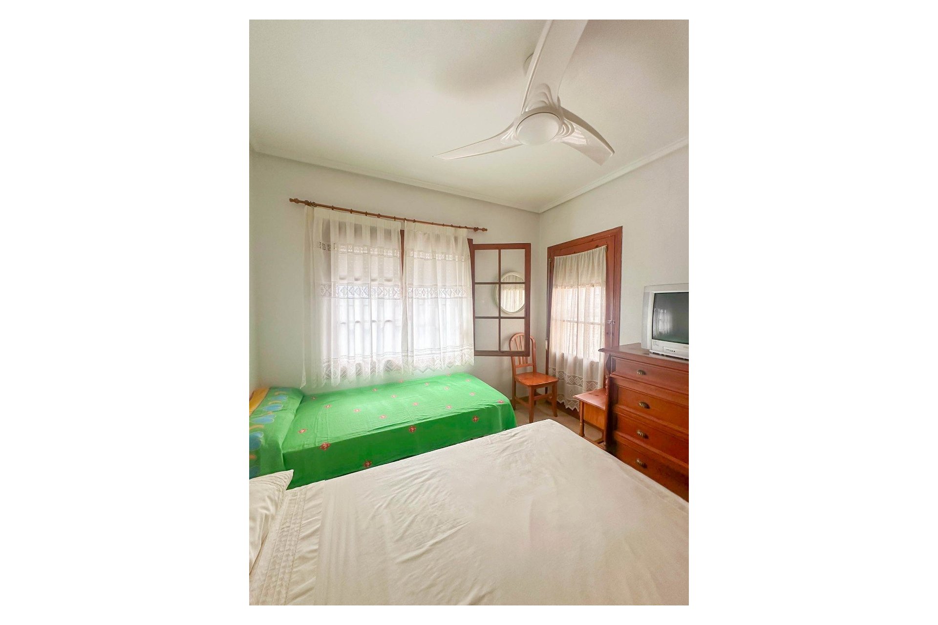 Resale - Bungalow - Torrevieja - Urb. Rosaleda