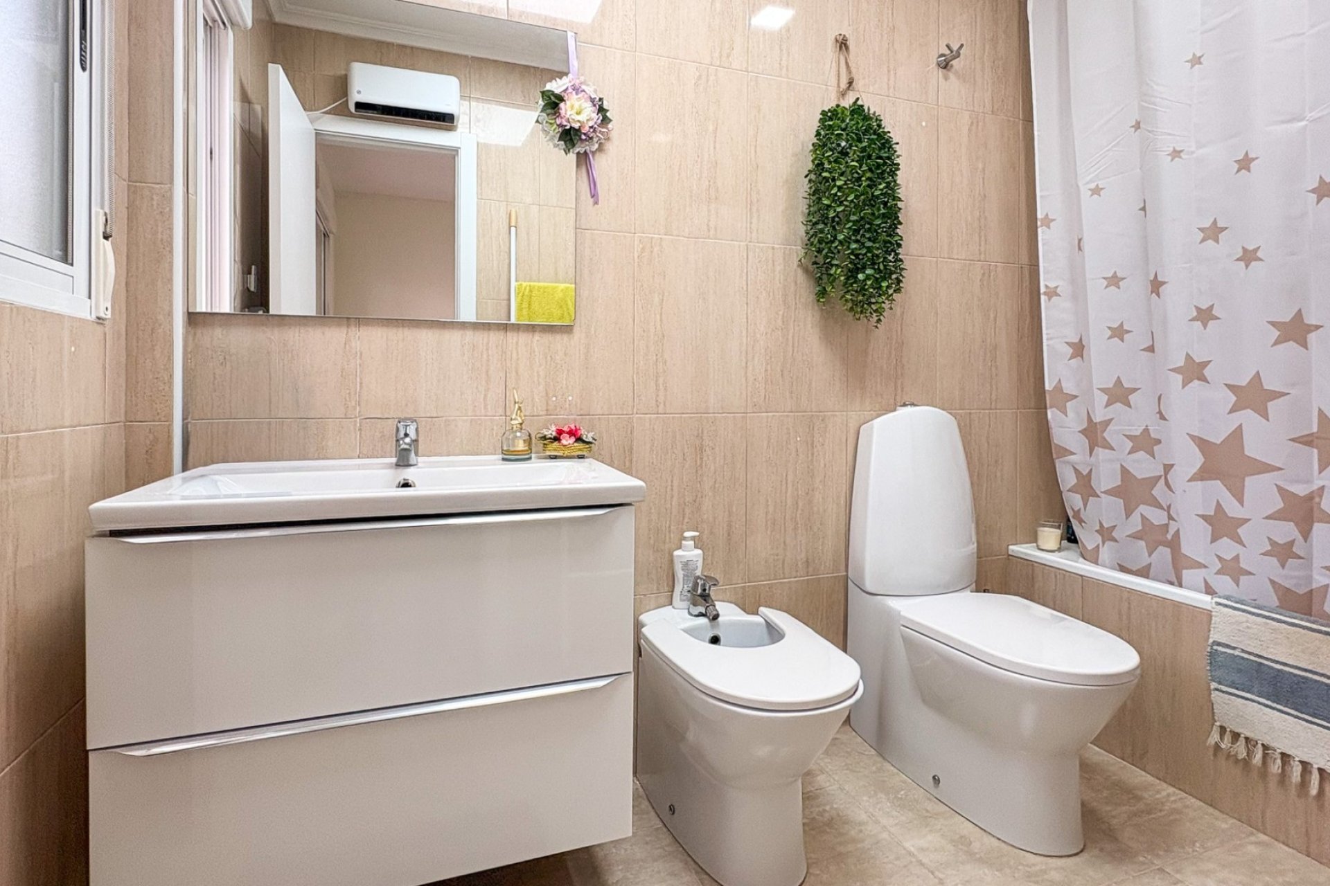 Resale - Townhouse - Arenales del Sol