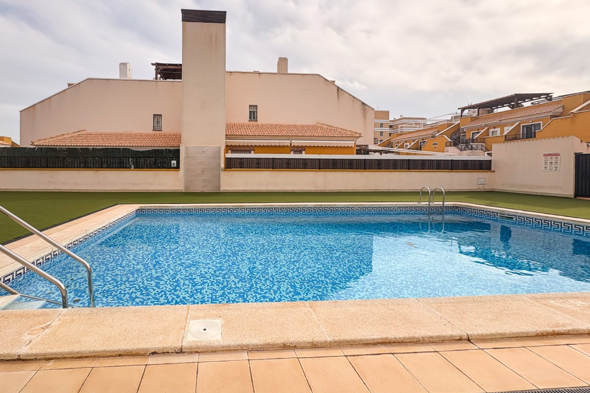 Resale - Townhouse - Arenales del Sol