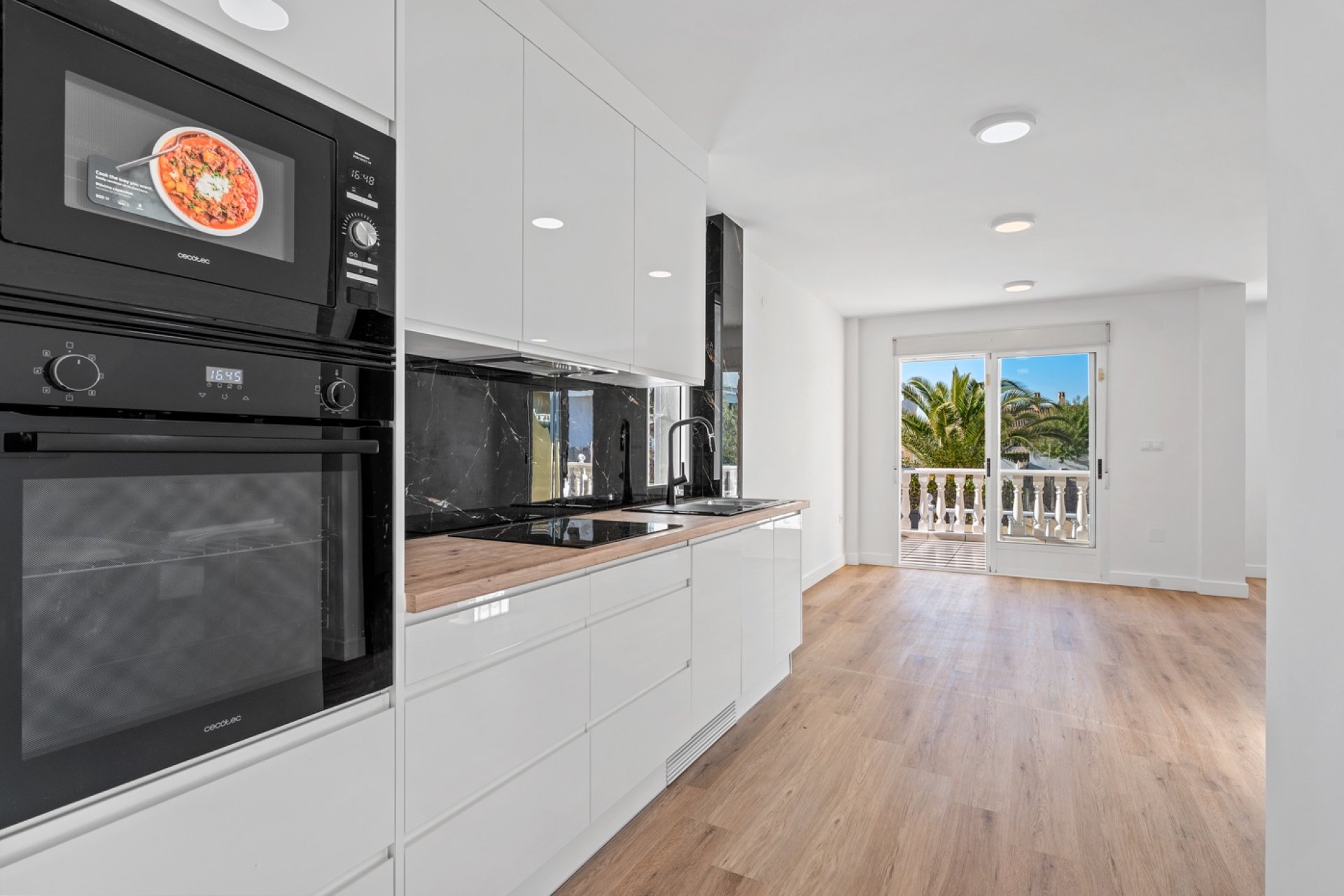 Resale - Townhouse - Benimar