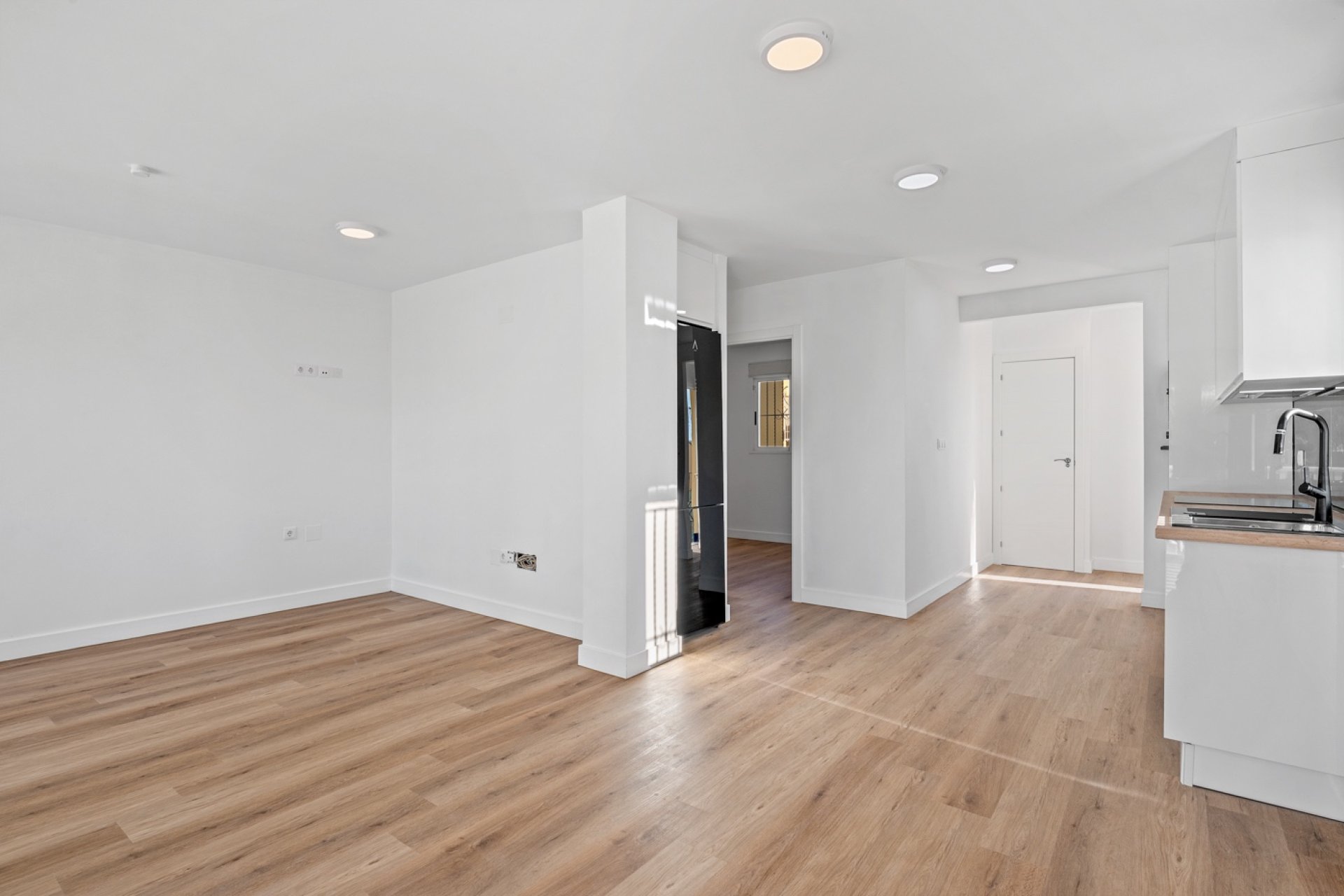 Resale - Townhouse - Benimar