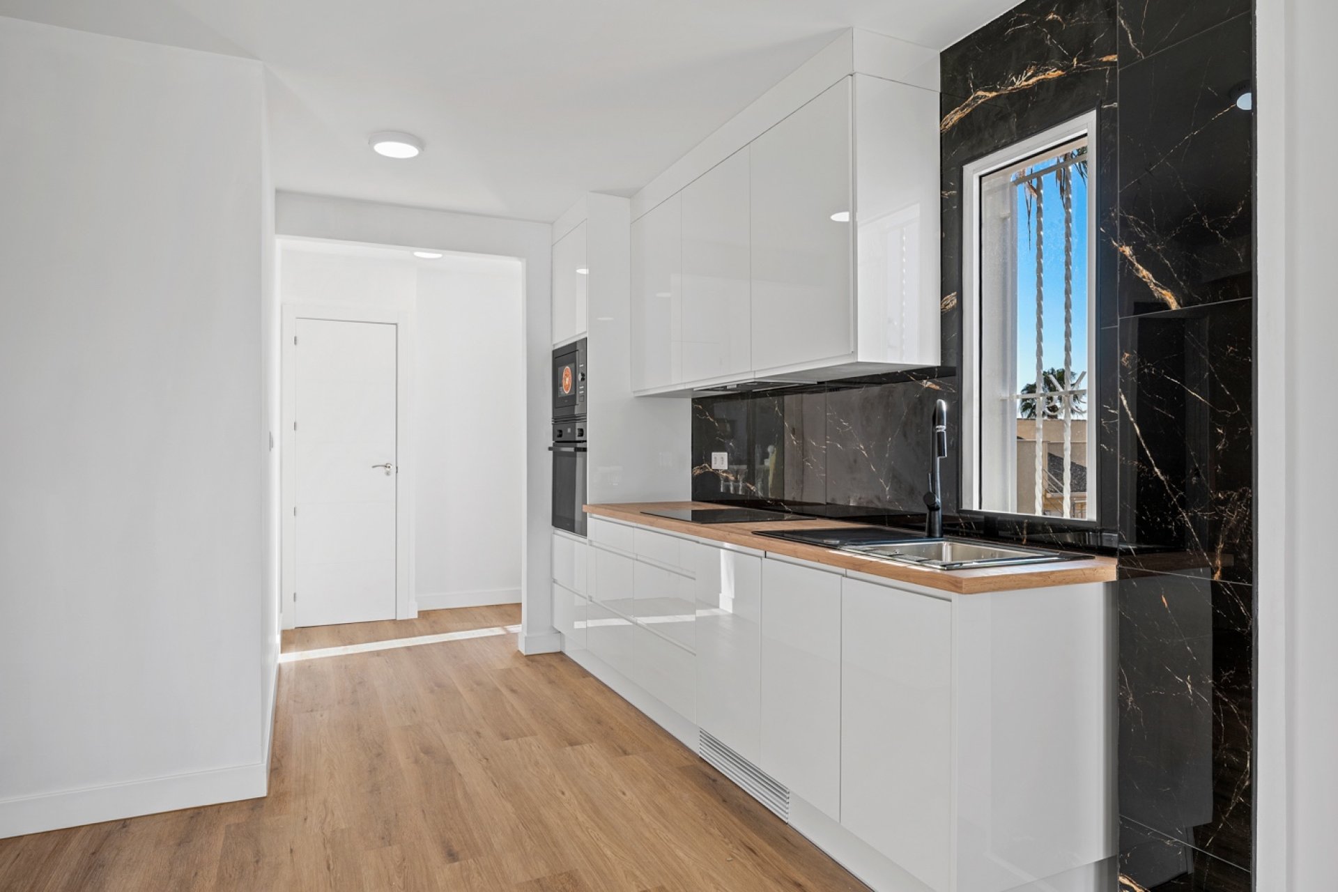 Resale - Townhouse - Benimar