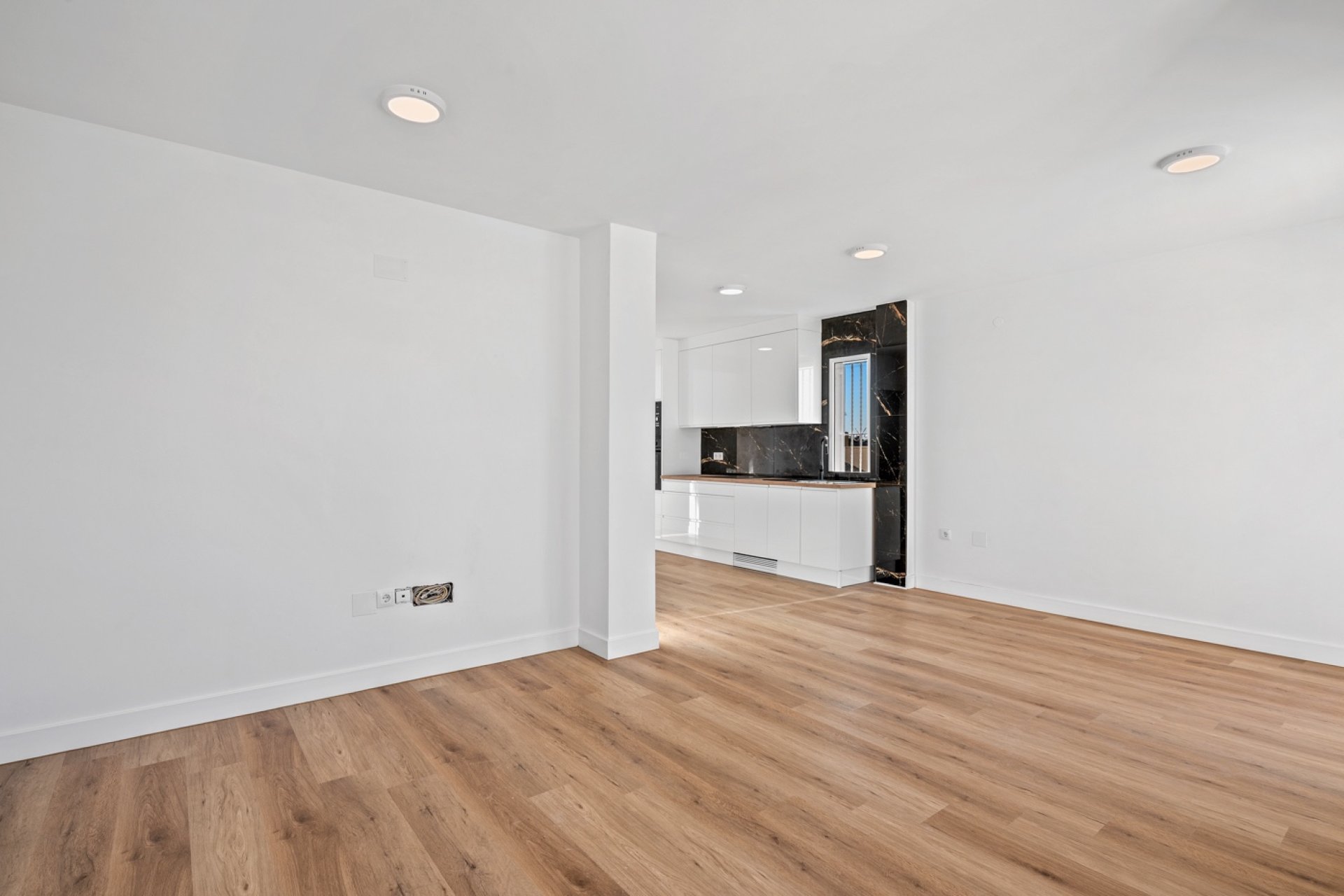 Resale - Townhouse - Benimar