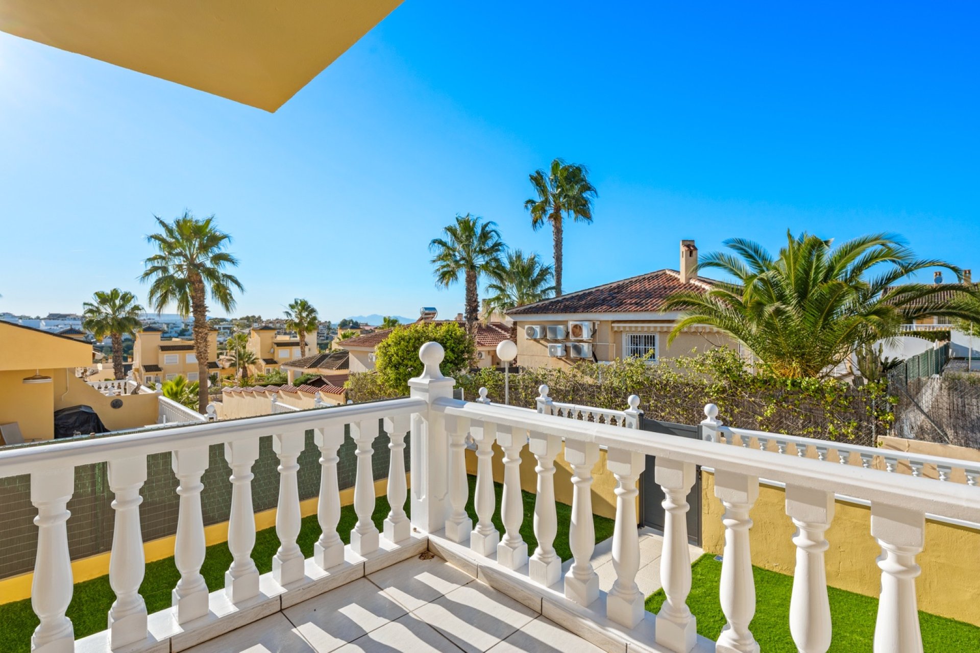 Resale - Townhouse - Benimar