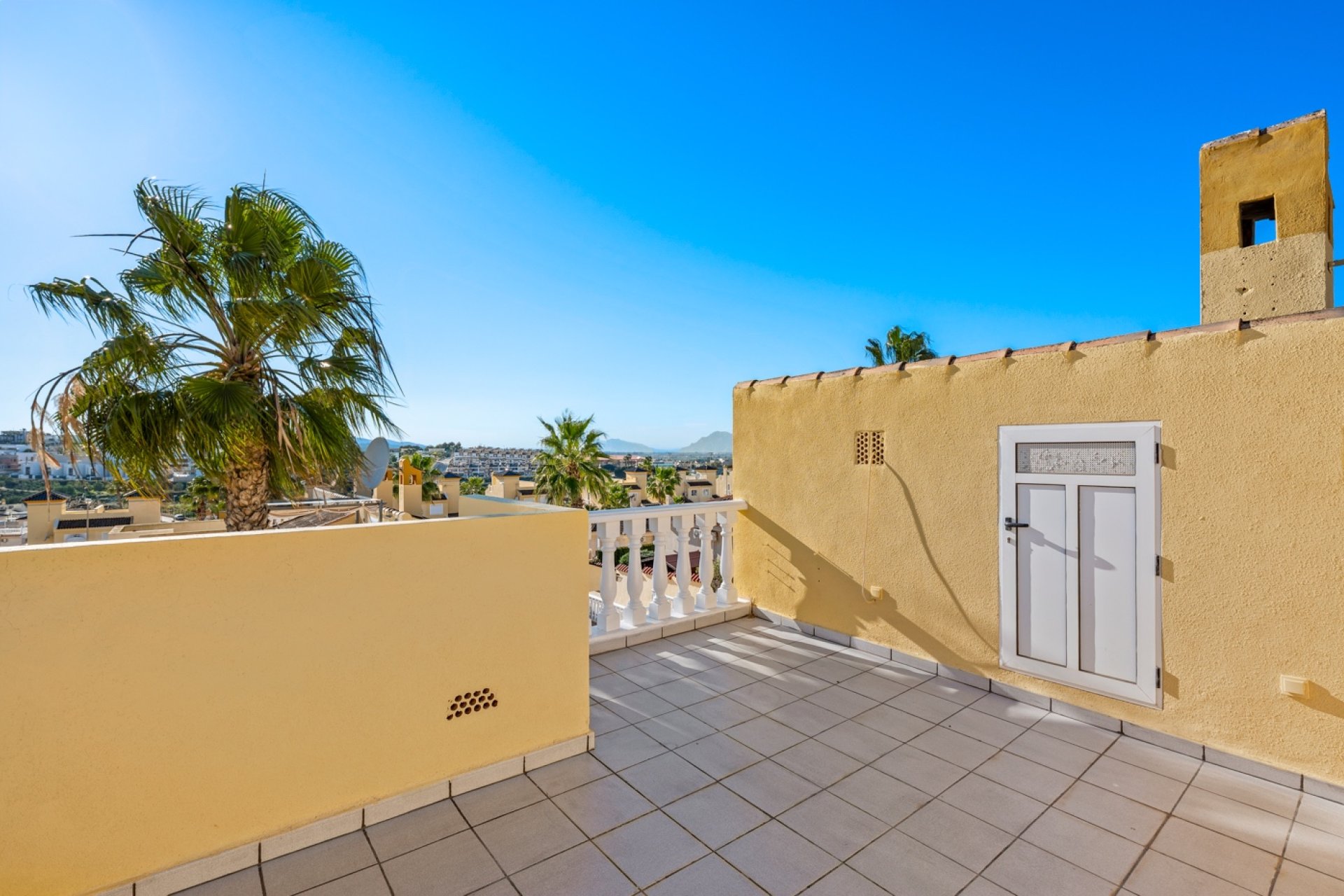 Resale - Townhouse - Benimar
