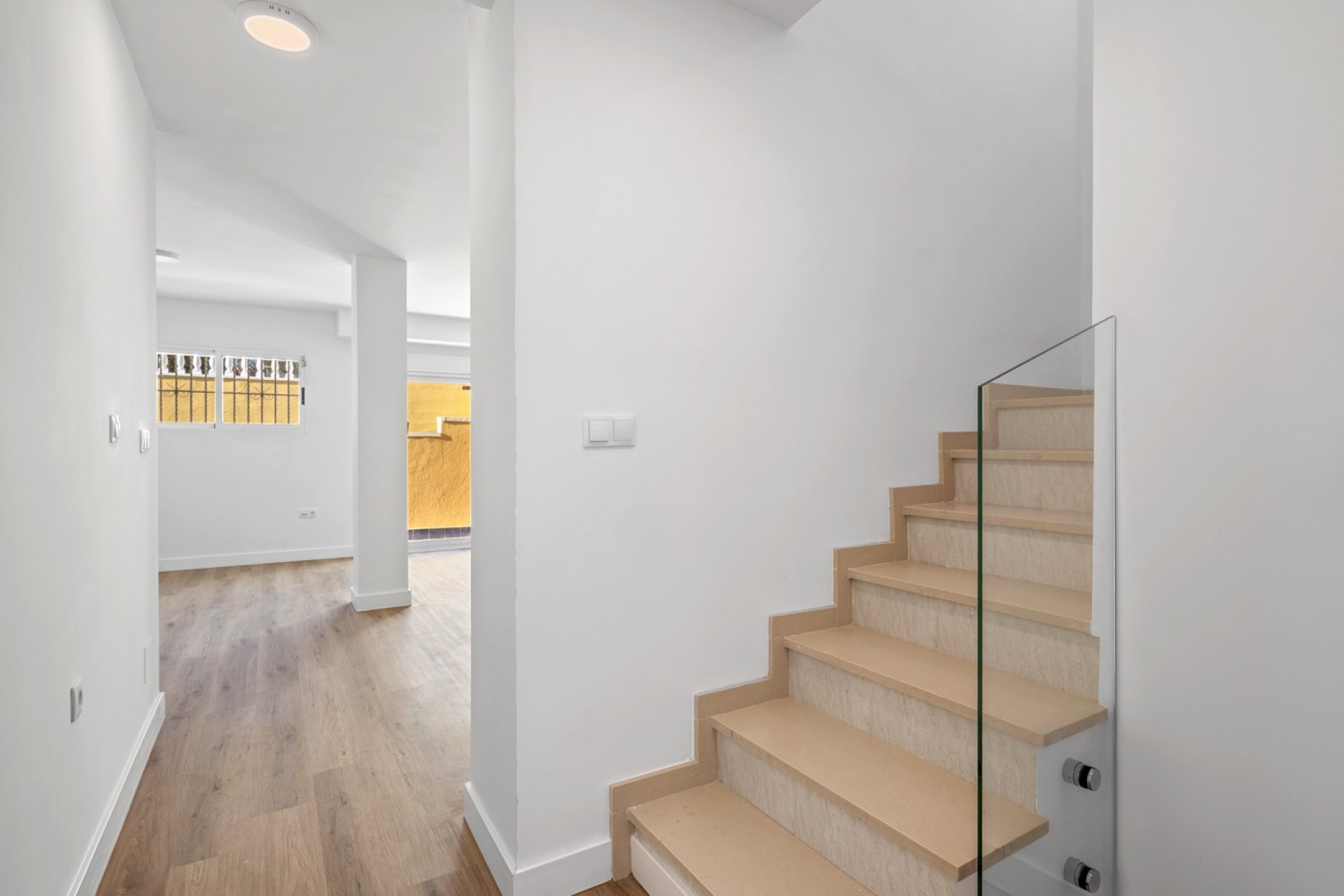 Resale - Townhouse - Benimar