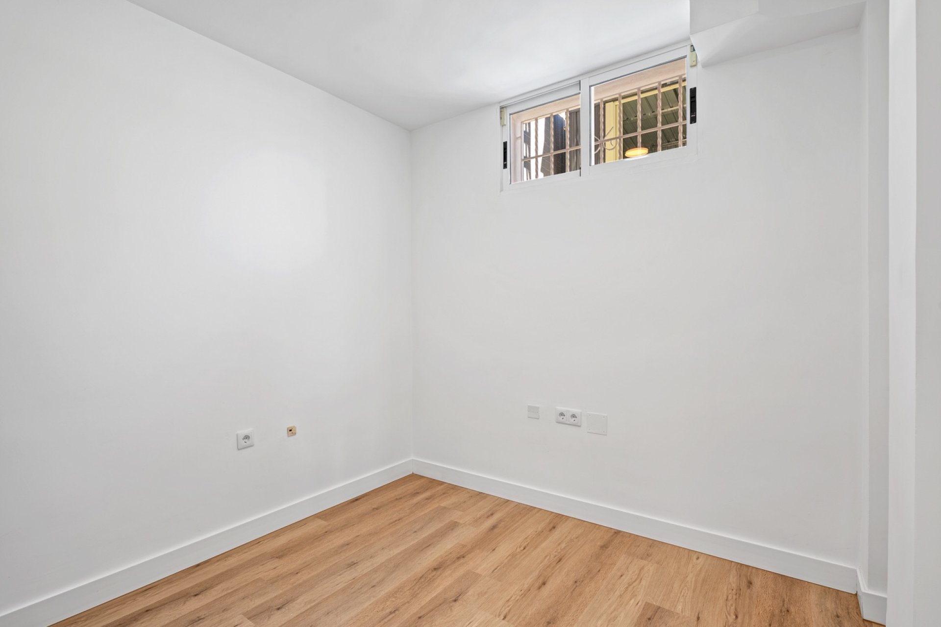 Resale - Townhouse - Benimar