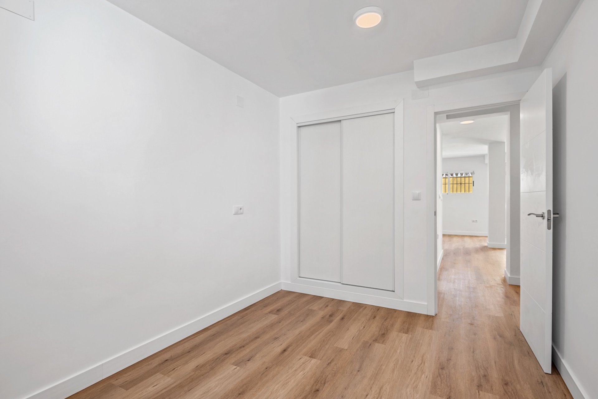 Resale - Townhouse - Benimar