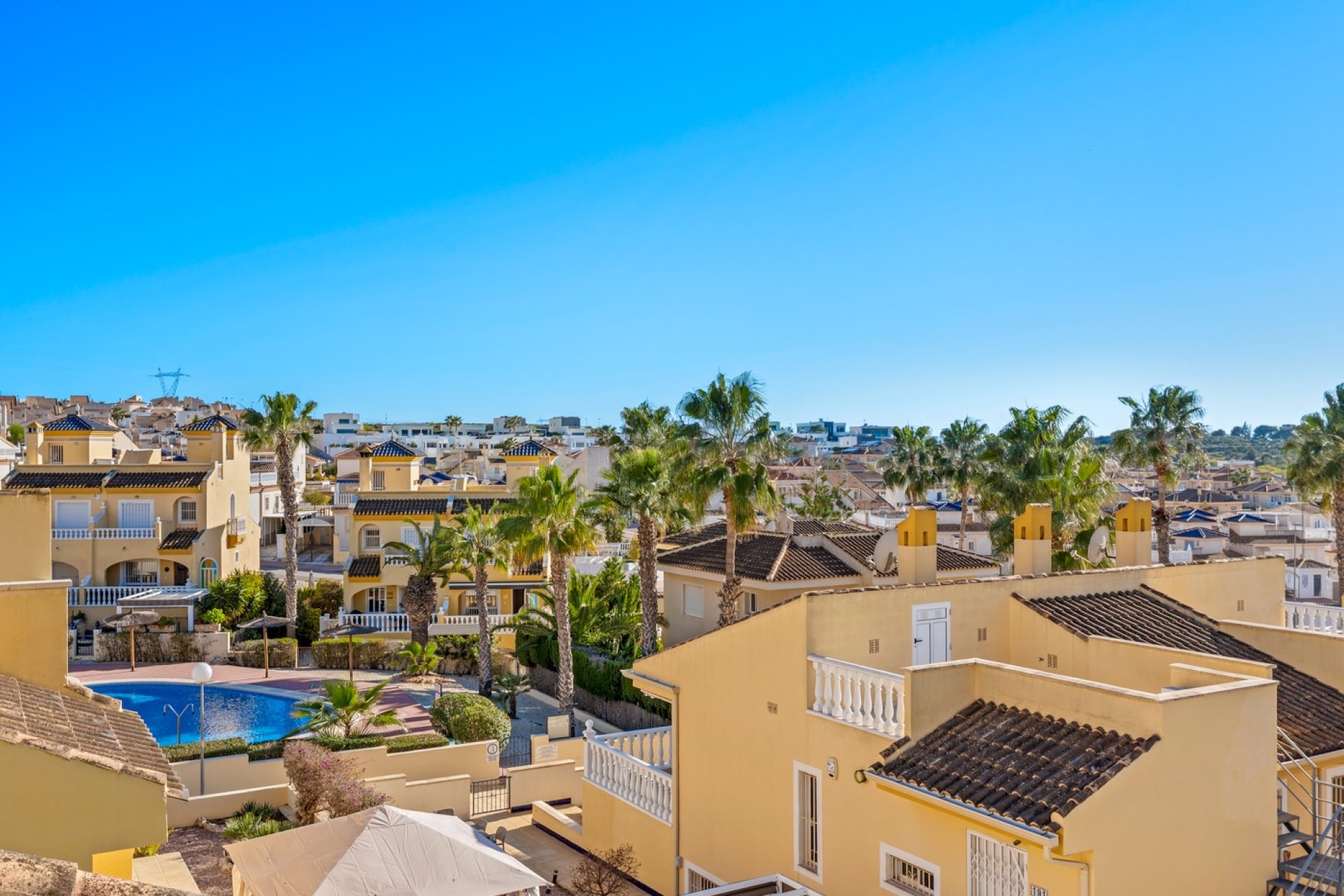 Resale - Townhouse - Benimar