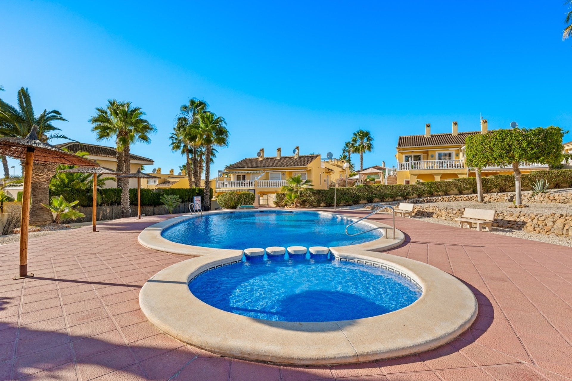 Resale - Townhouse - Benimar