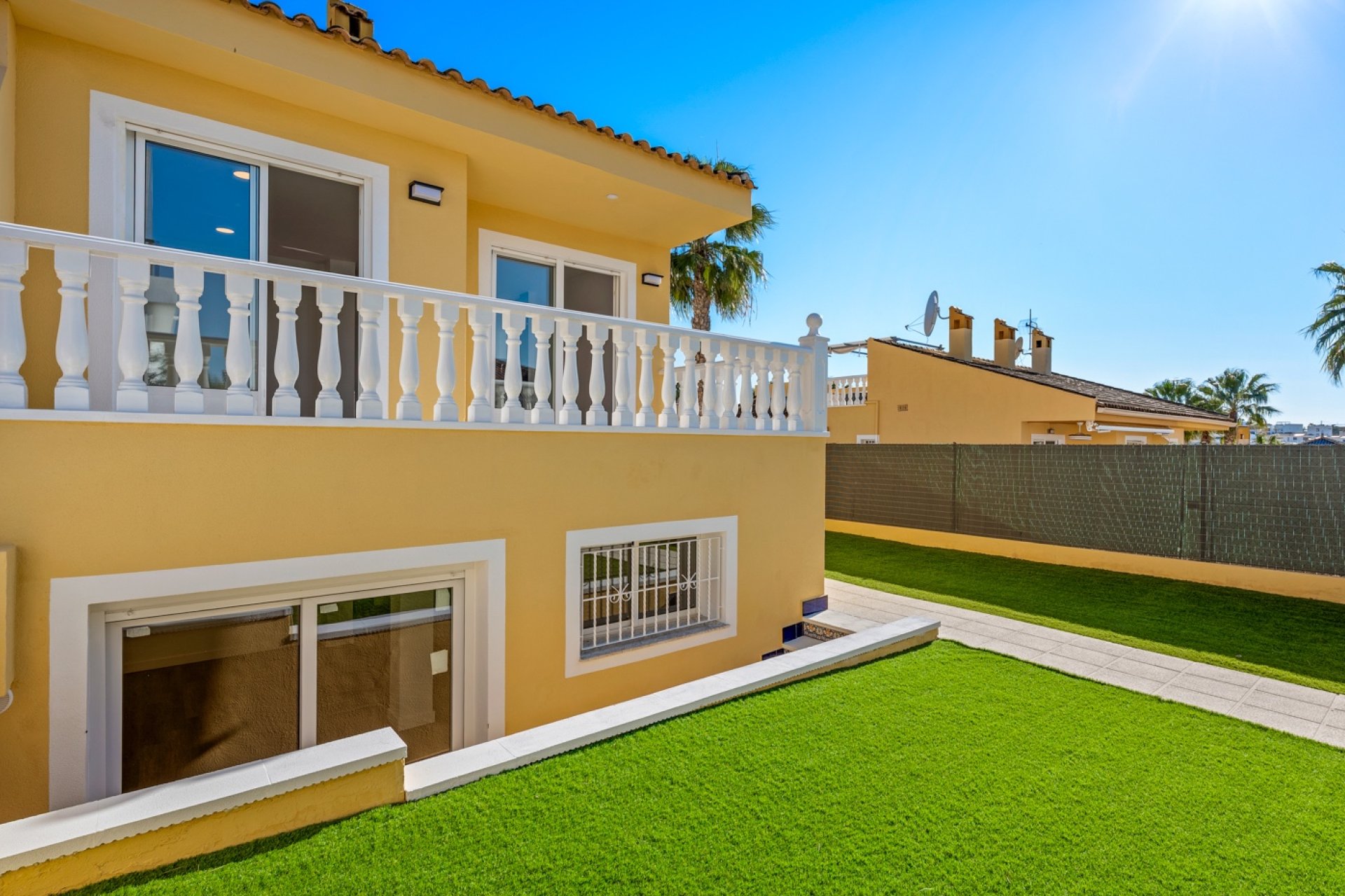 Resale - Townhouse - Benimar