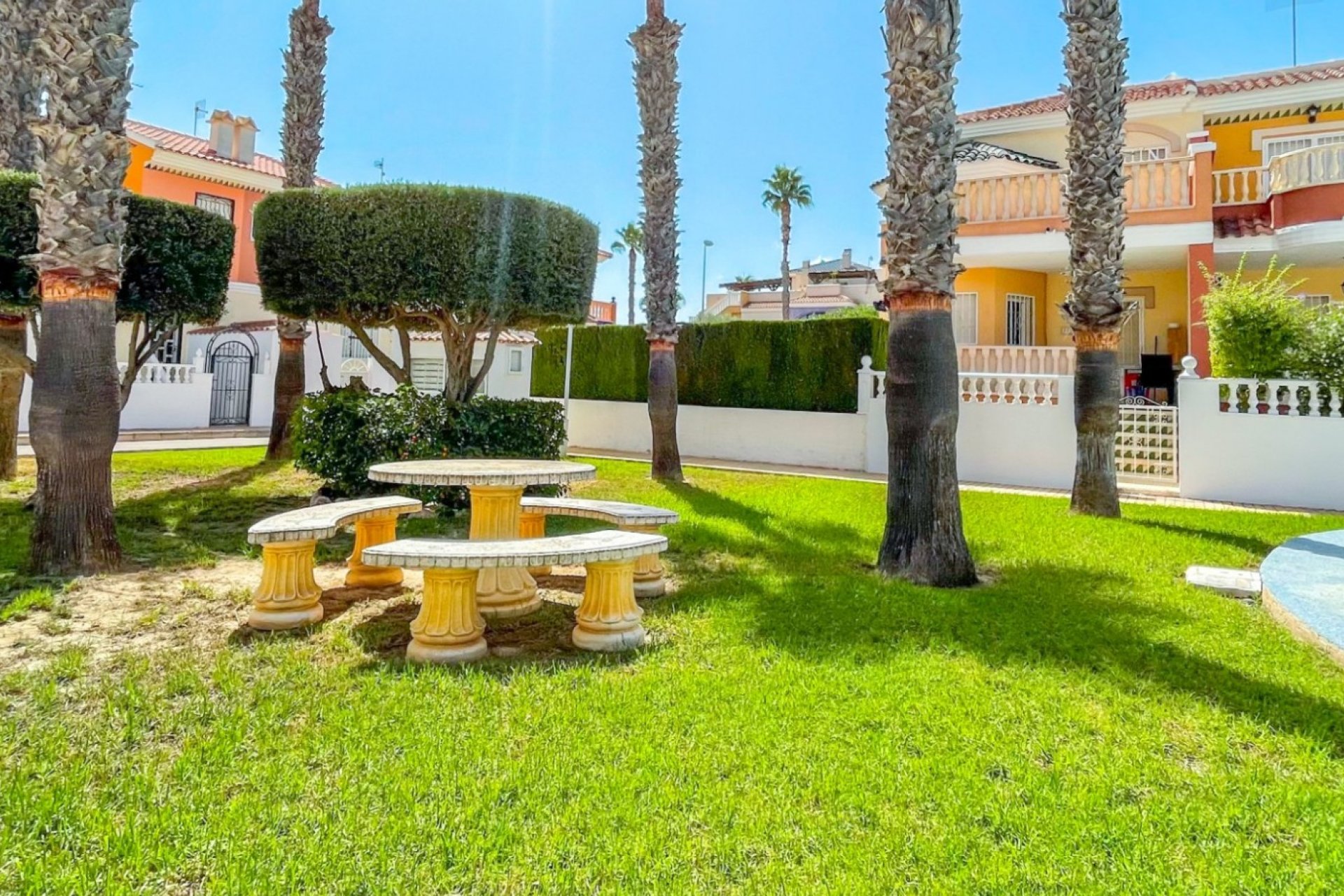 Resale - Townhouse - Ciudad Quesada - Doña Pepa