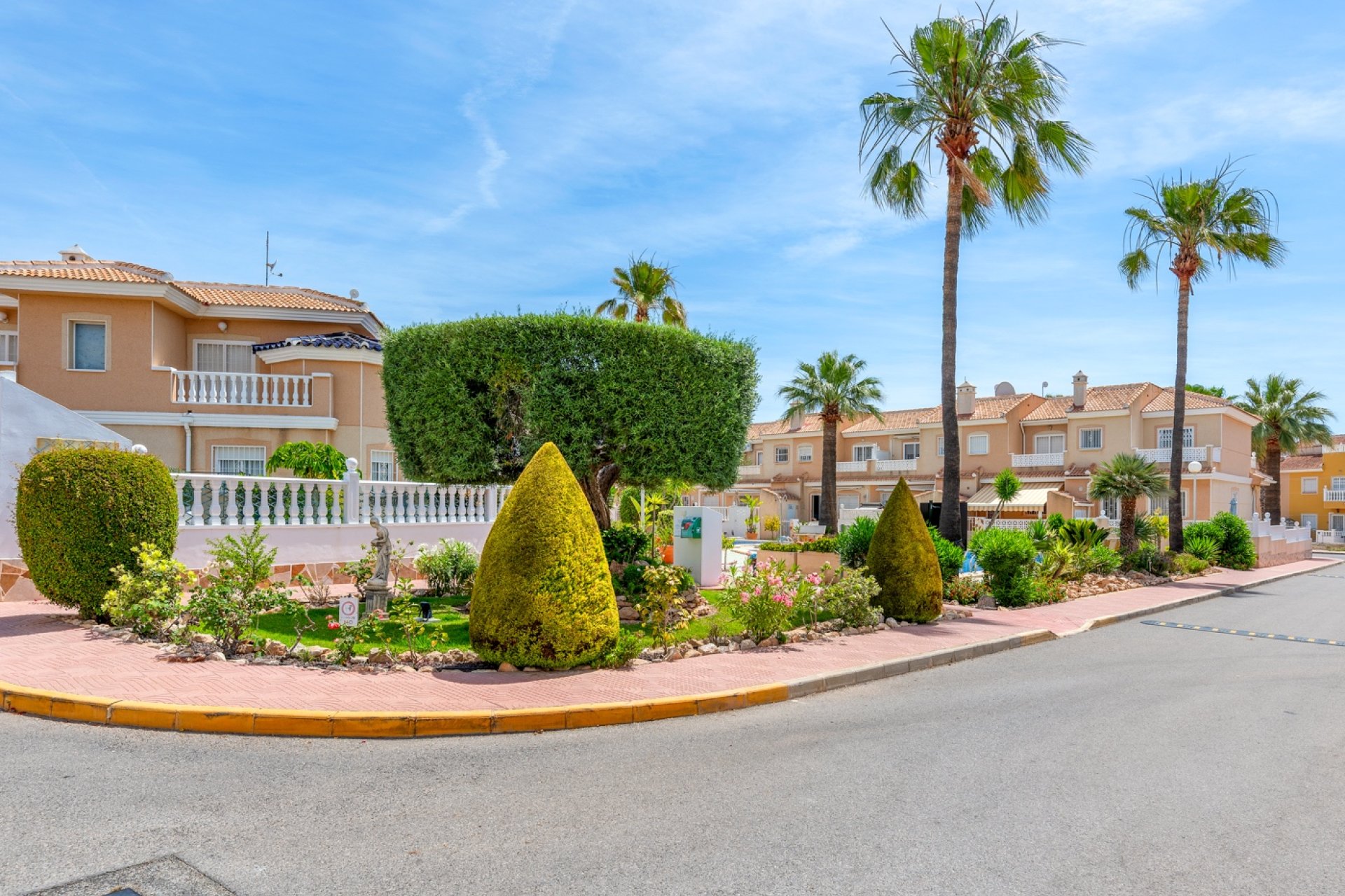 Resale - Townhouse - Ciudad Quesada - Doña pepa