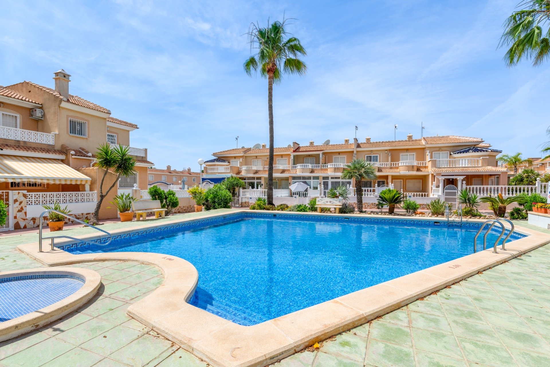Resale - Townhouse - Ciudad Quesada - Doña pepa