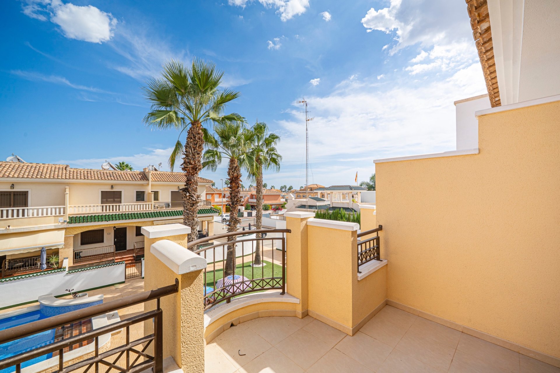 Resale - Townhouse - Ciudad Quesada - Lo Marabú