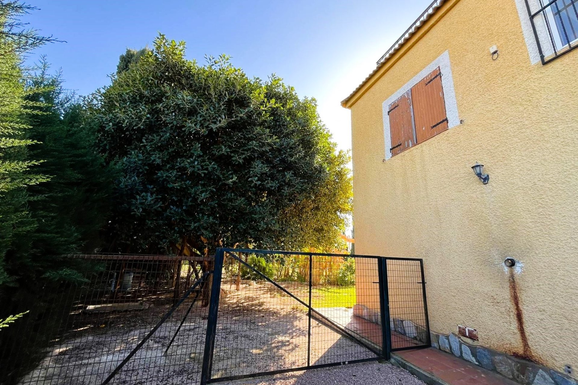 Resale - Townhouse - Daya Nueva - Pueblo