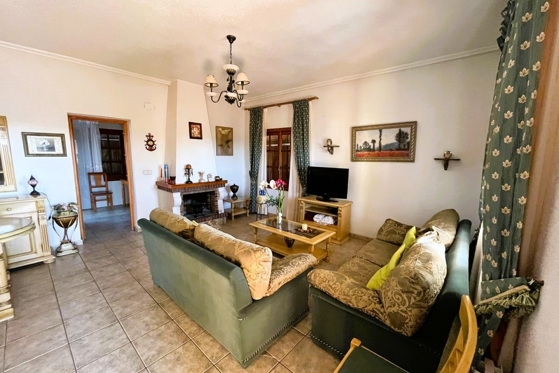Resale - Townhouse - Daya Nueva - Pueblo