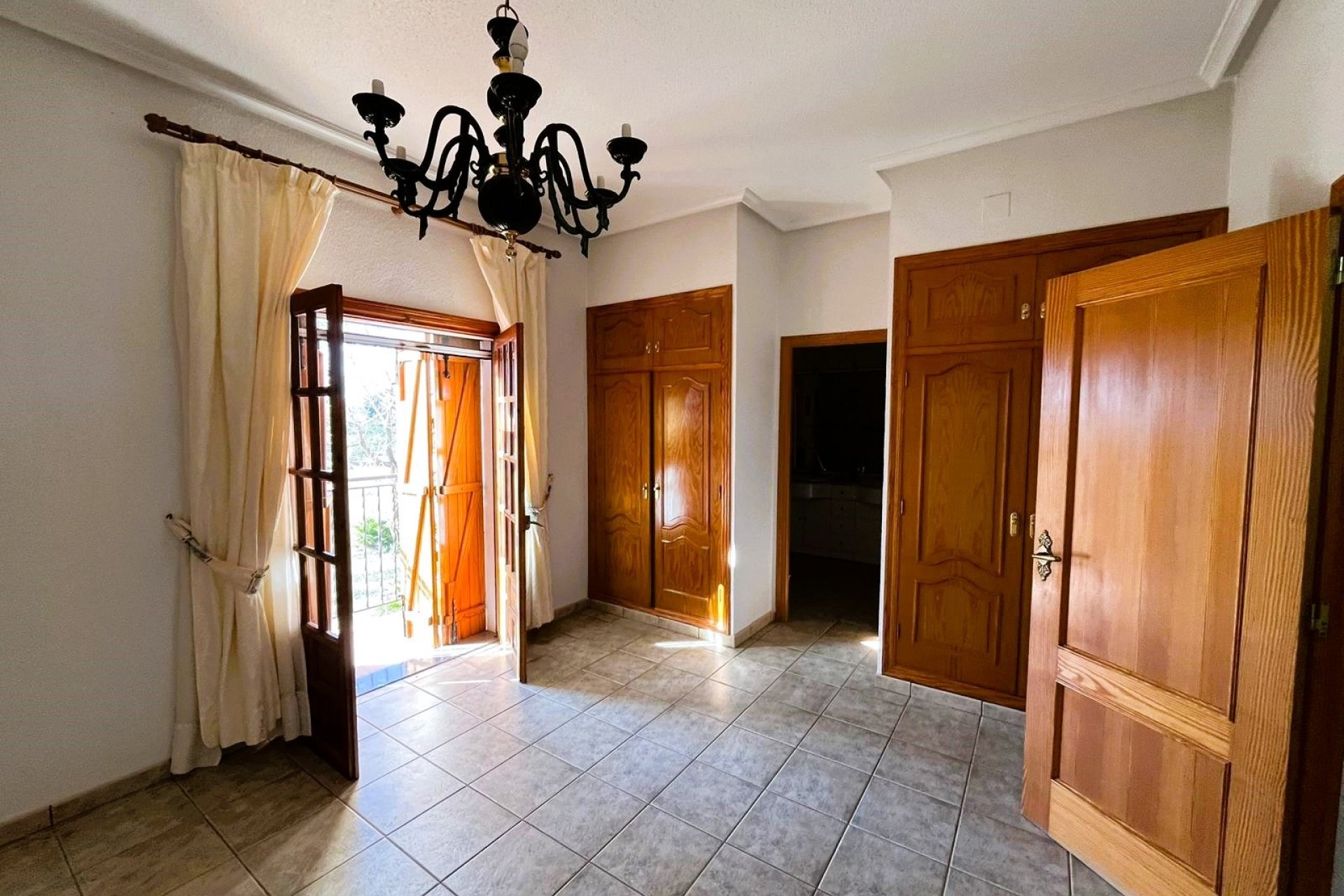 Resale - Townhouse - Daya Nueva - Pueblo