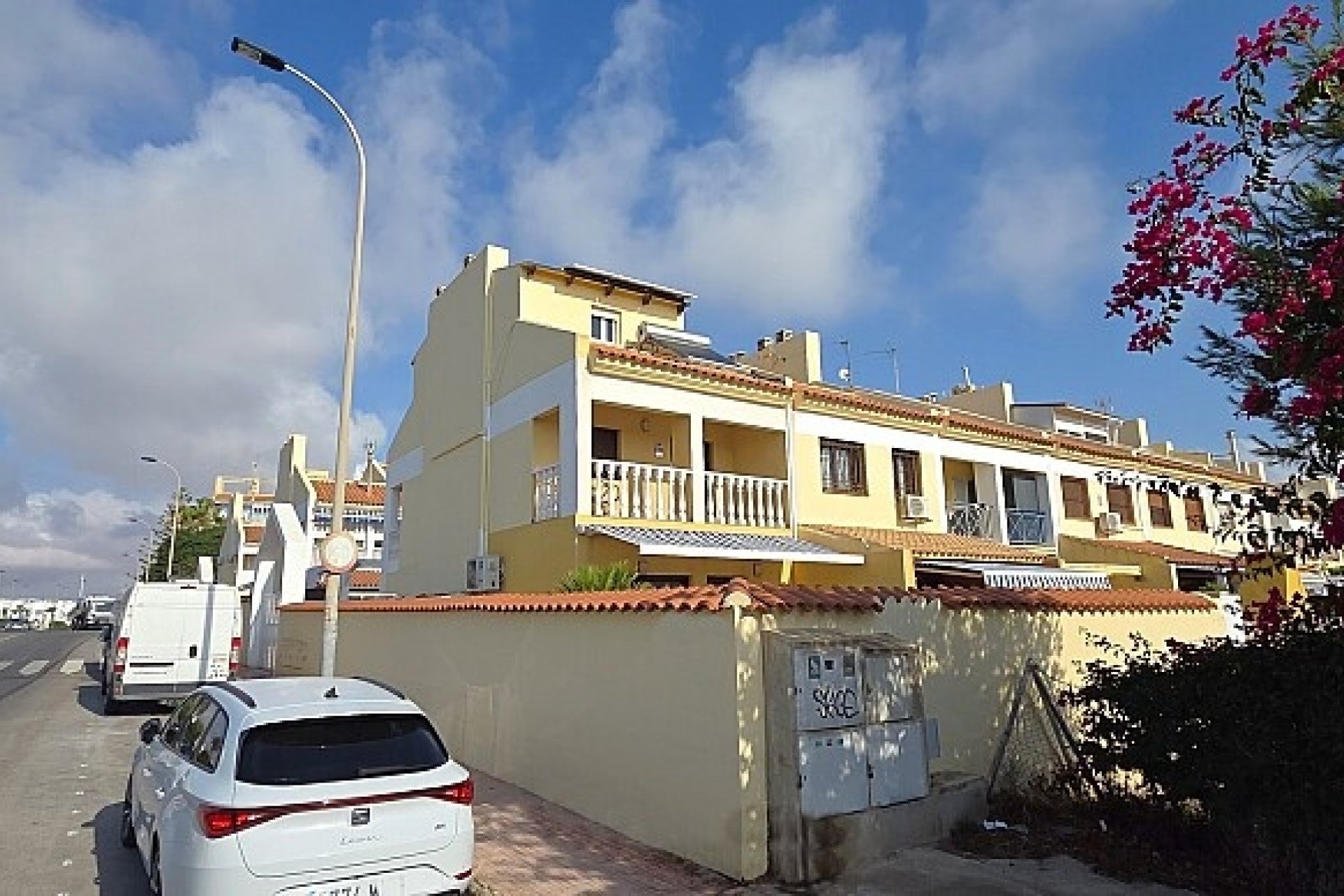 Resale - Townhouse - La Mata