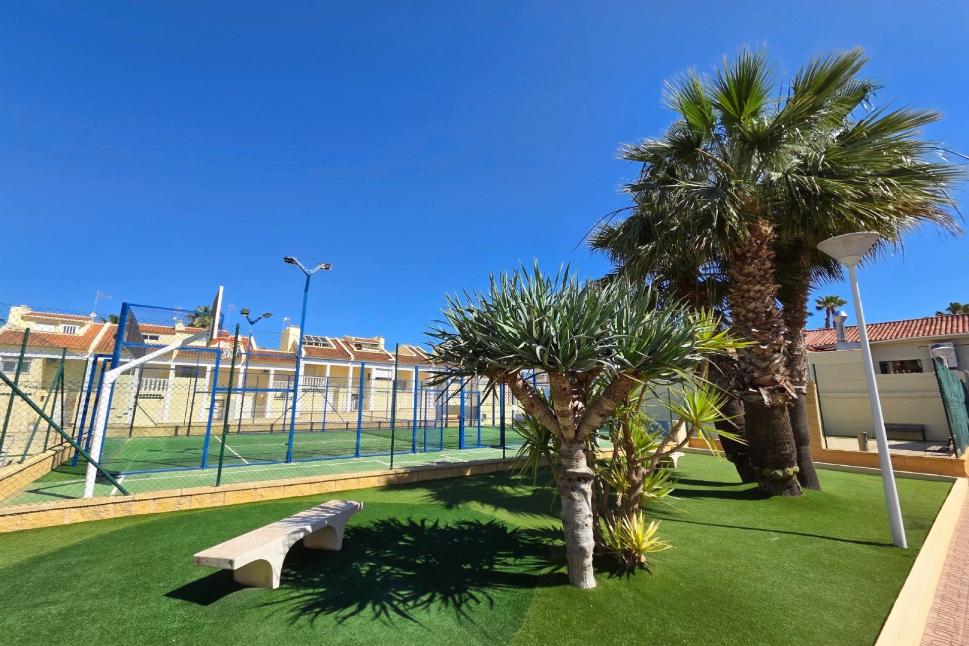 Resale - Townhouse - La Mata